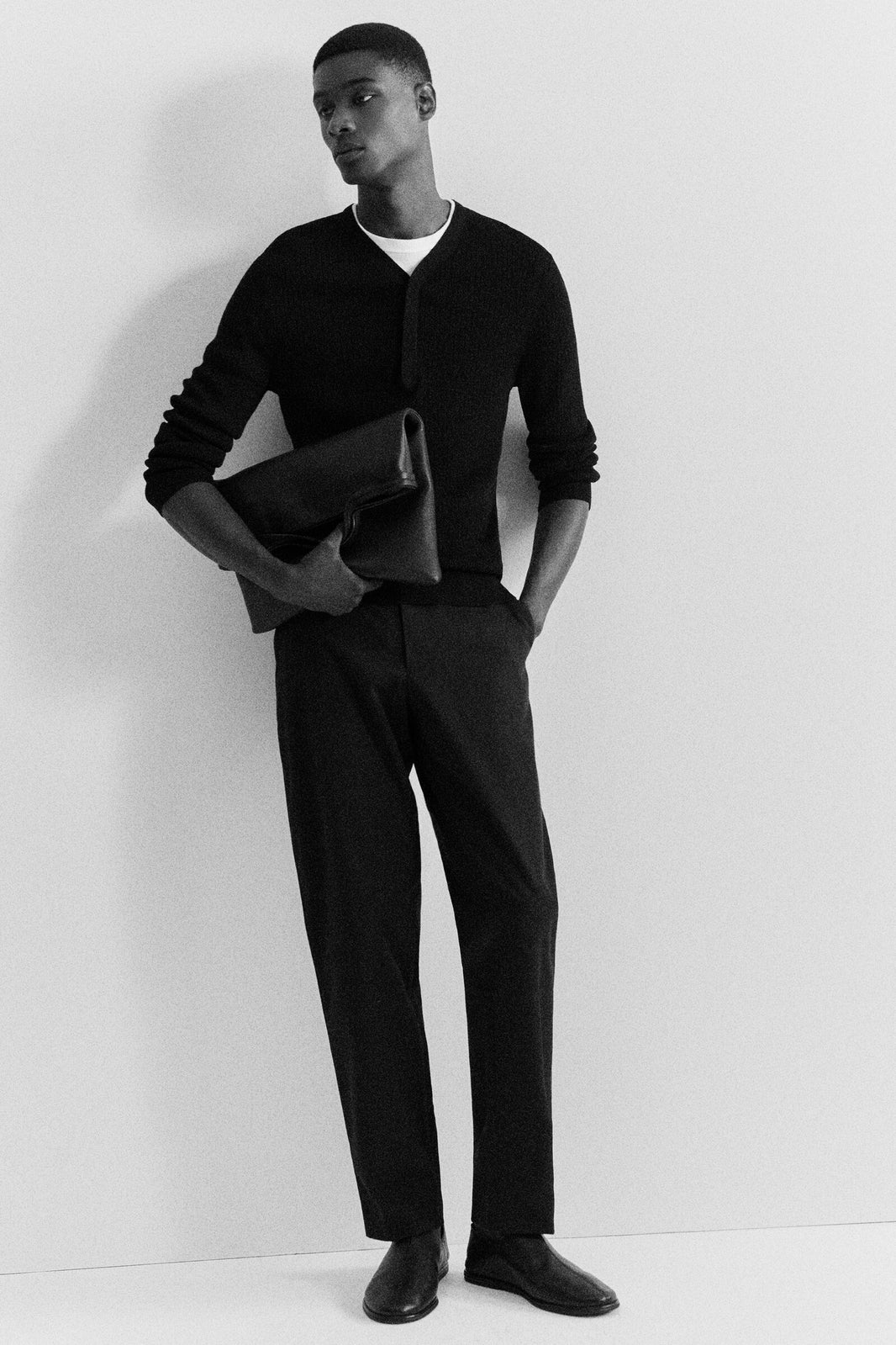 TOP HENLEY DE PUNTO ACANALADO - NEGRO | Lookbook