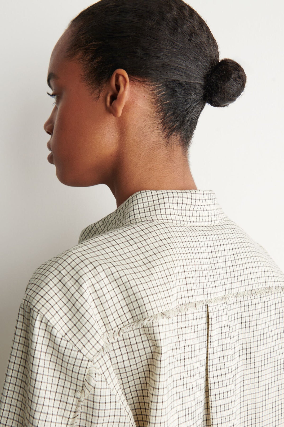 CAMISA DE LINO Y ALGODÓN A CUADROS CON FLECOS - BEIGE / CUADROS