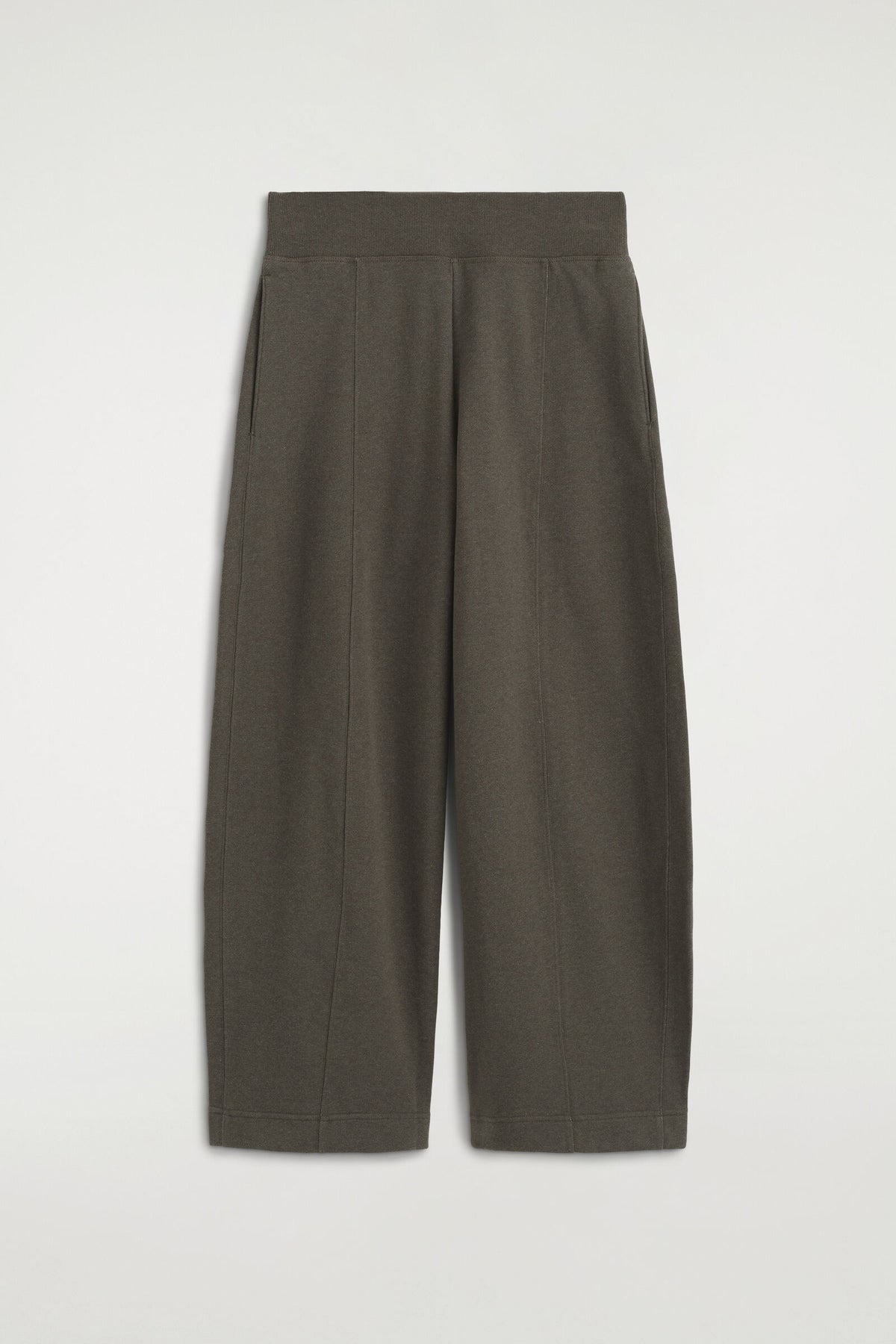 JOGGERS DE ALGODÓN CON PIERNA BARREL - MARRÓN | DescriptiveStillLife