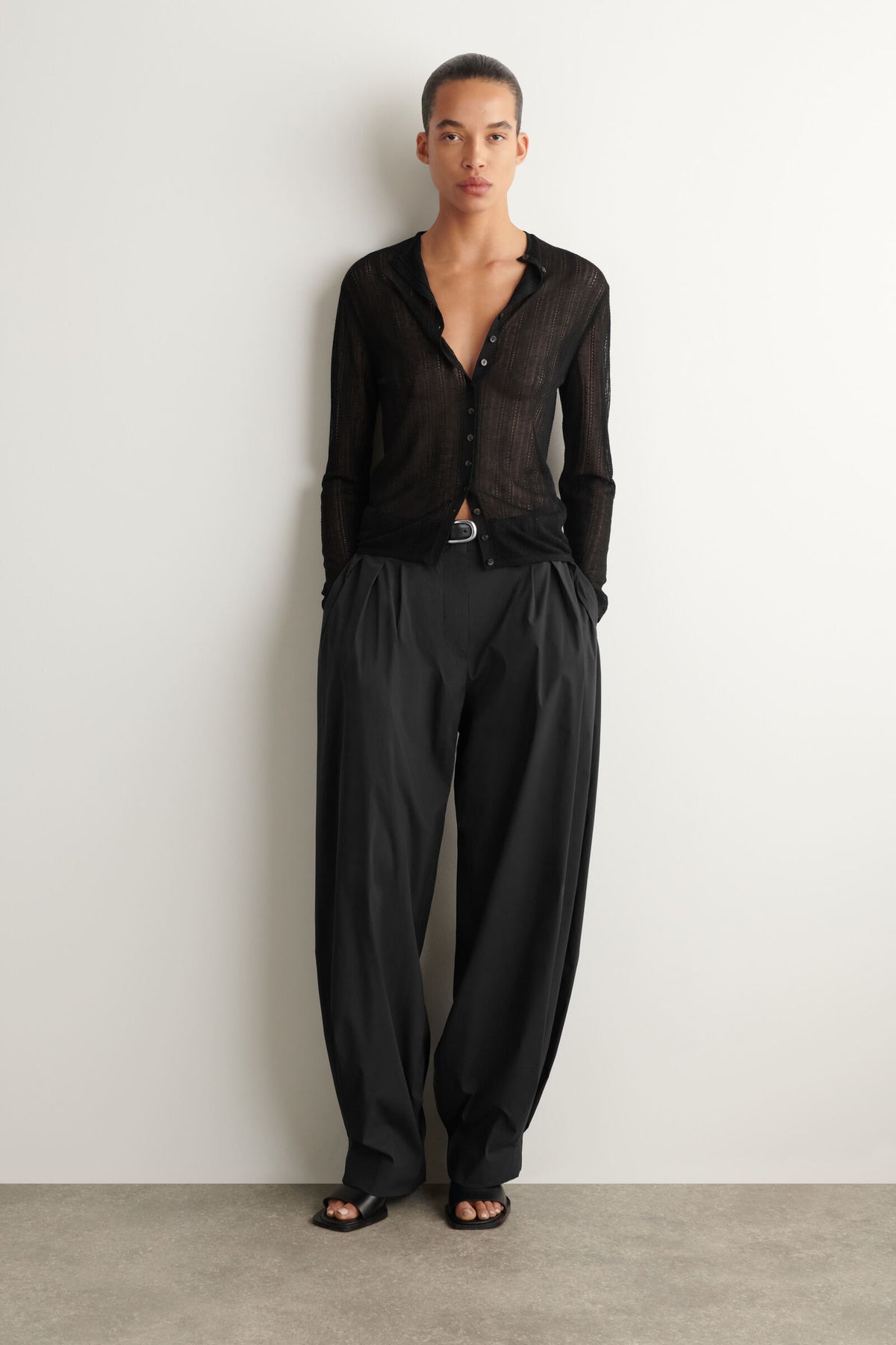 PANTALONES DE GLOBO PLISADOS DE MEZCLA DE ALGODÓN - NEGRO