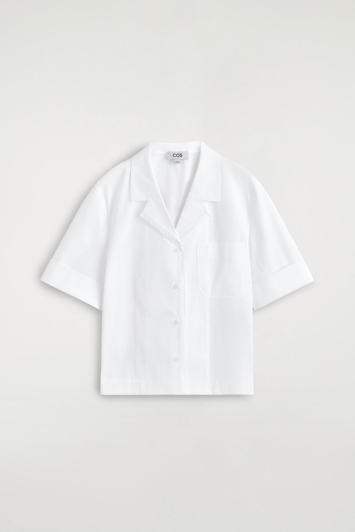 CAMISA DE RESORT CON ENCAJE - BLANCO | DescriptiveStillLife