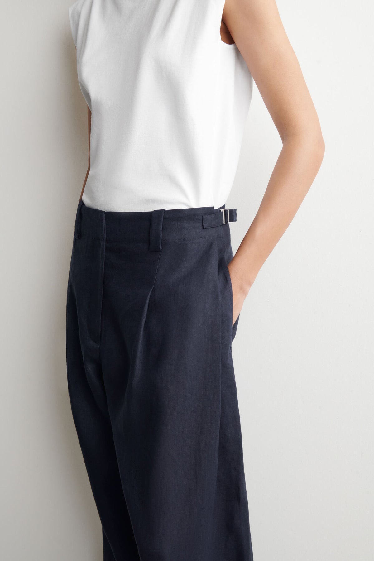 PANTALONES DE LINO CONDETALLE DE HEBILLA - AZUL MARINO