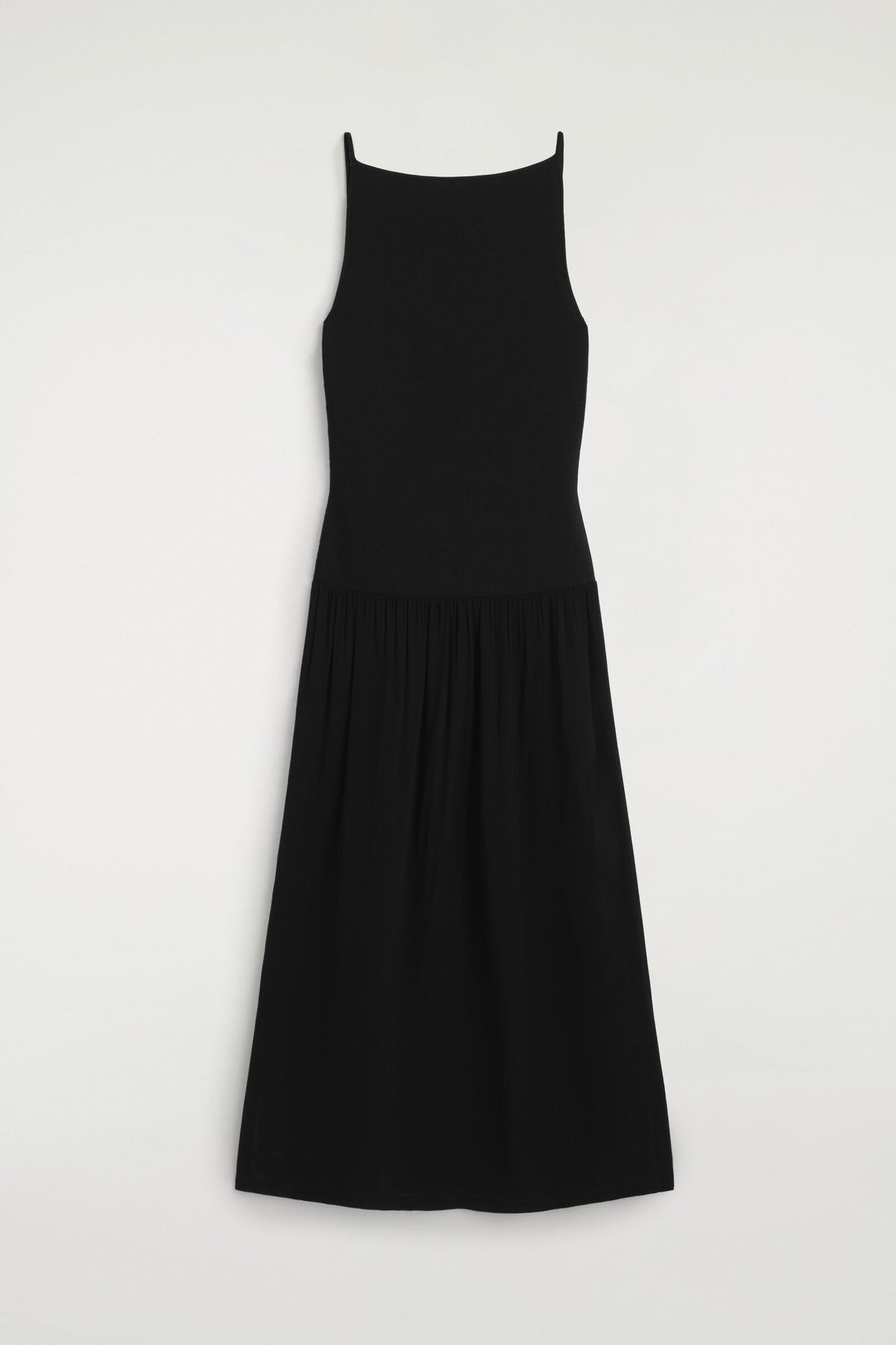 VESTIDO MAXI CON PANELES DE CONTRASTE - NEGRO | DescriptiveStillLife