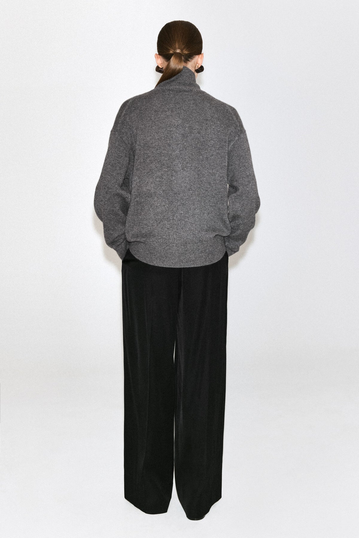 CÁRDIGAN DE CASHMERE ESCULPIDO CON CUELLO DE TUBO - GRIS MÉLANGE