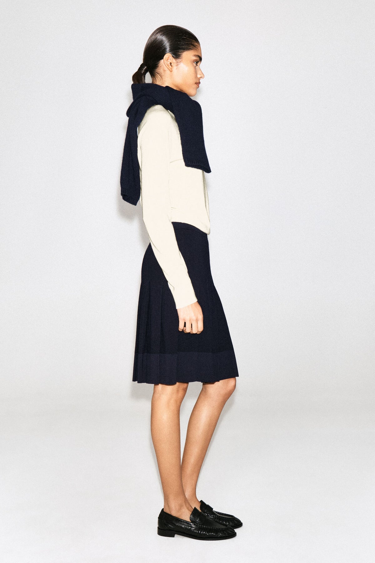 FALDA MIDI DE MERINO PLISADA - MARINO