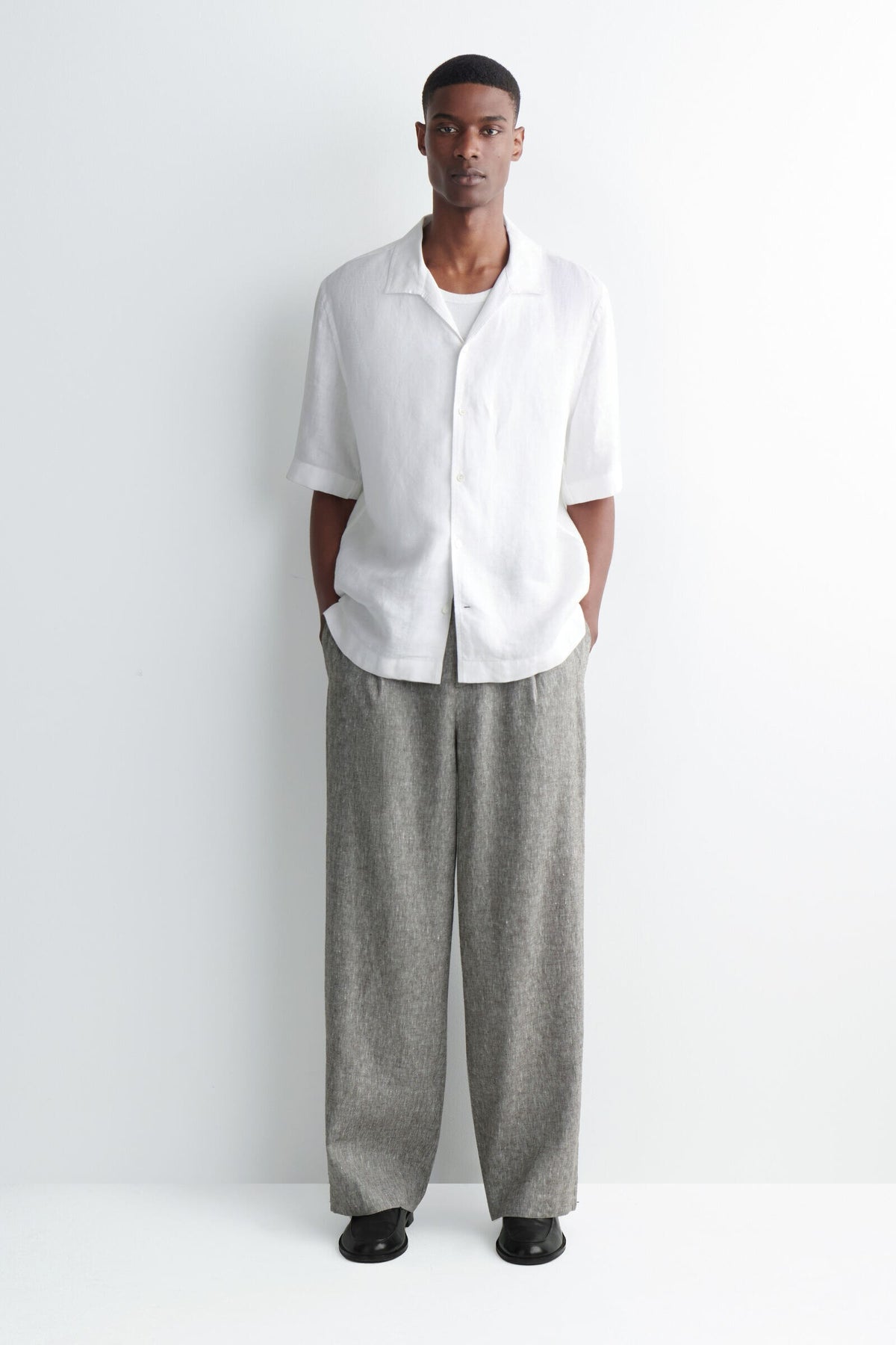 CAMISA DE LINO DE MANGA CORTA Y CUELLO DE CAMPANA - BLANCO - StillMedia/Lookbook