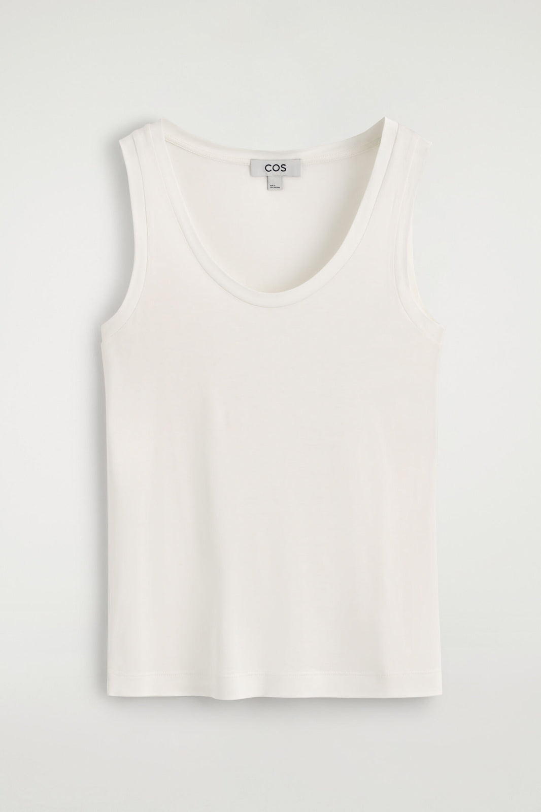 TANK TOP DE SEDA CON ESCOTE REDONDO - BLANCO | DescriptiveStillLife