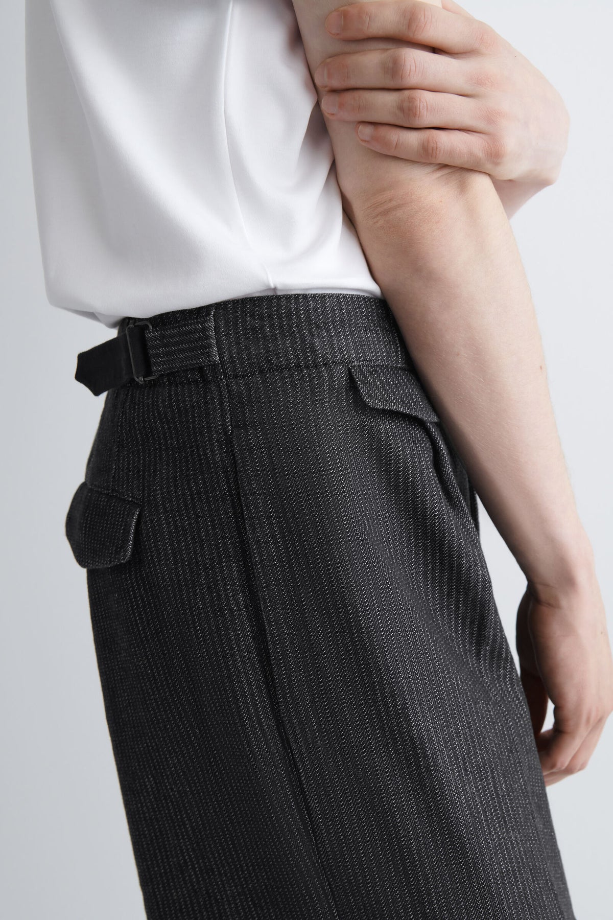 PANTALONES DE MEZCLILLA DE RAYAS, RELAJADOS, DE PIERNA ANCHA - NEGRO / A RAYAS