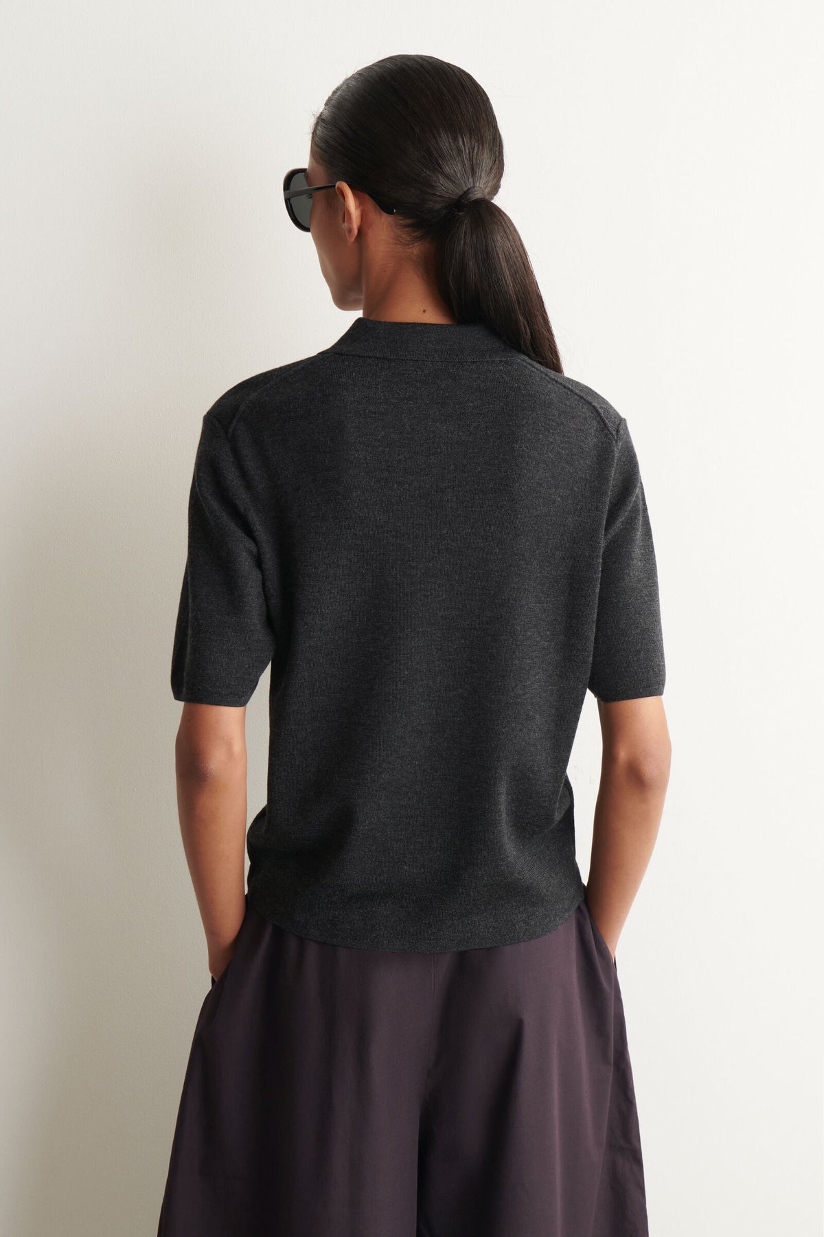 POLO DE LANA MERINO CON CREMALLERA - CARBÓN