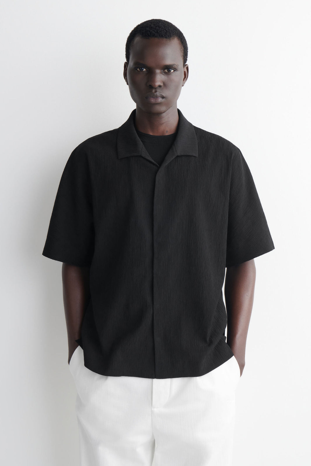 CAMISA DE ALGODÓN ARRUGADO - NEGRO