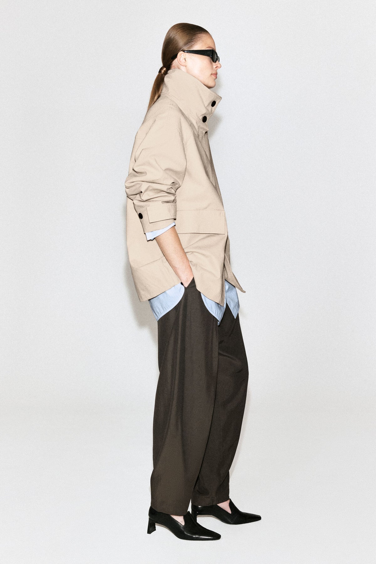 CHAQUETA DE CUELLO DE EMBUDO DE ALGODÓN-TWILL - BEIGE CLARO