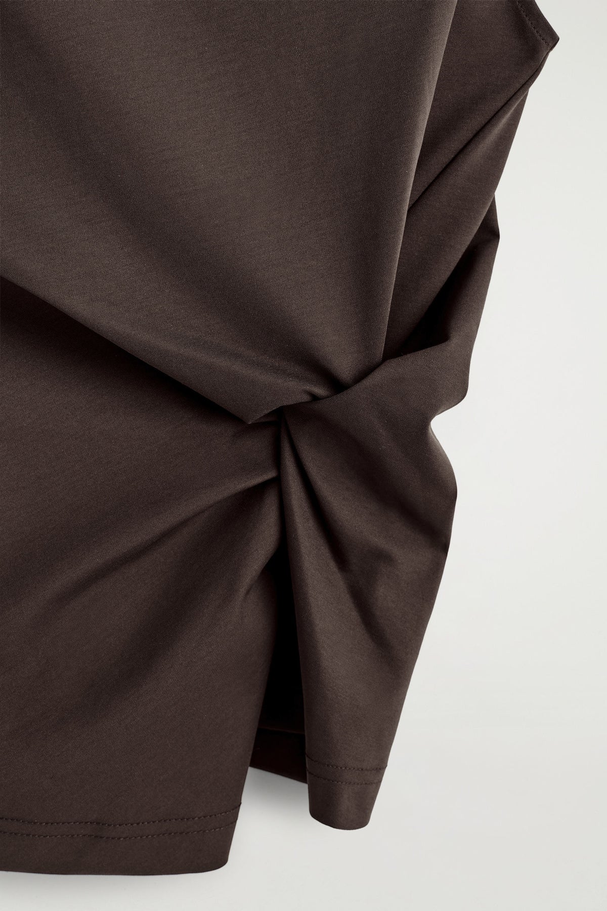 TOP DE JERSEY CON DETALLE DE NUDO - MARRÓN OSCURO - StillMedia/DescriptiveDetail
