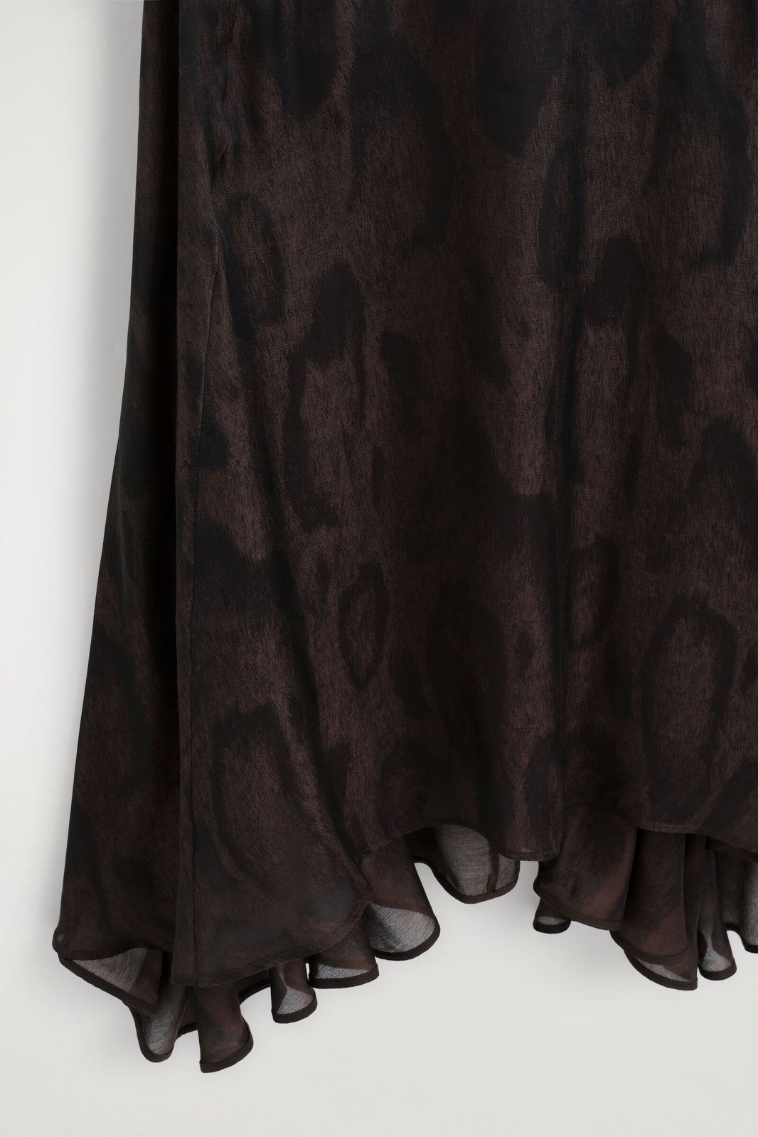 VESTIDO MIDI DE JACQUARD ANIMAL - MARRÓN / EFECTO ANIMAL | DescriptiveDetail