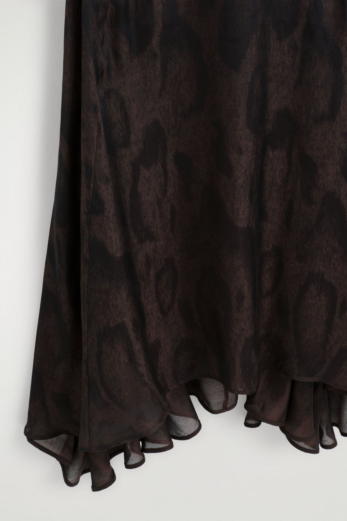 VESTIDO MIDI DE JACQUARD ANIMAL - MARRÓN / EFECTO ANIMAL | DescriptiveDetail