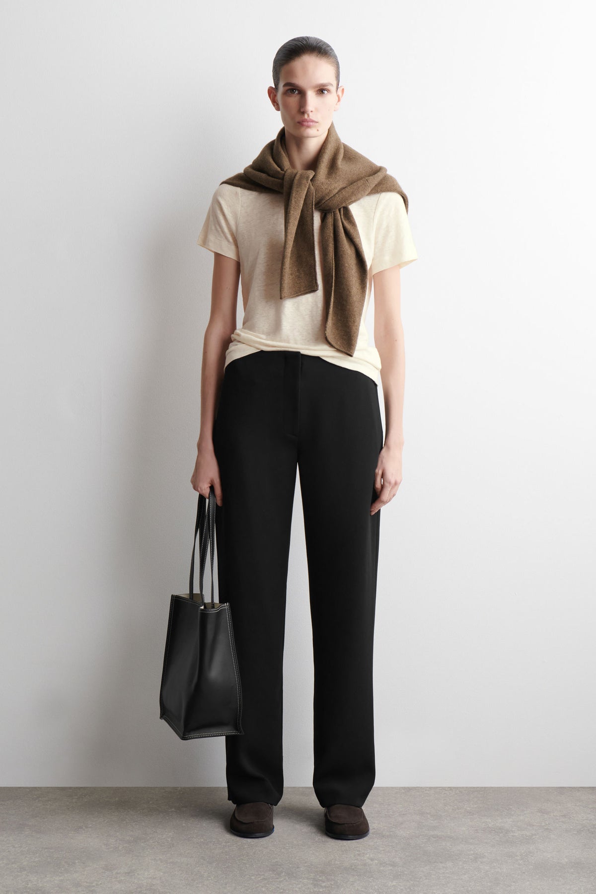 CAMISETA DE LINO CON CUELLO REDONDO - HUESO - StillMedia/Lookbook