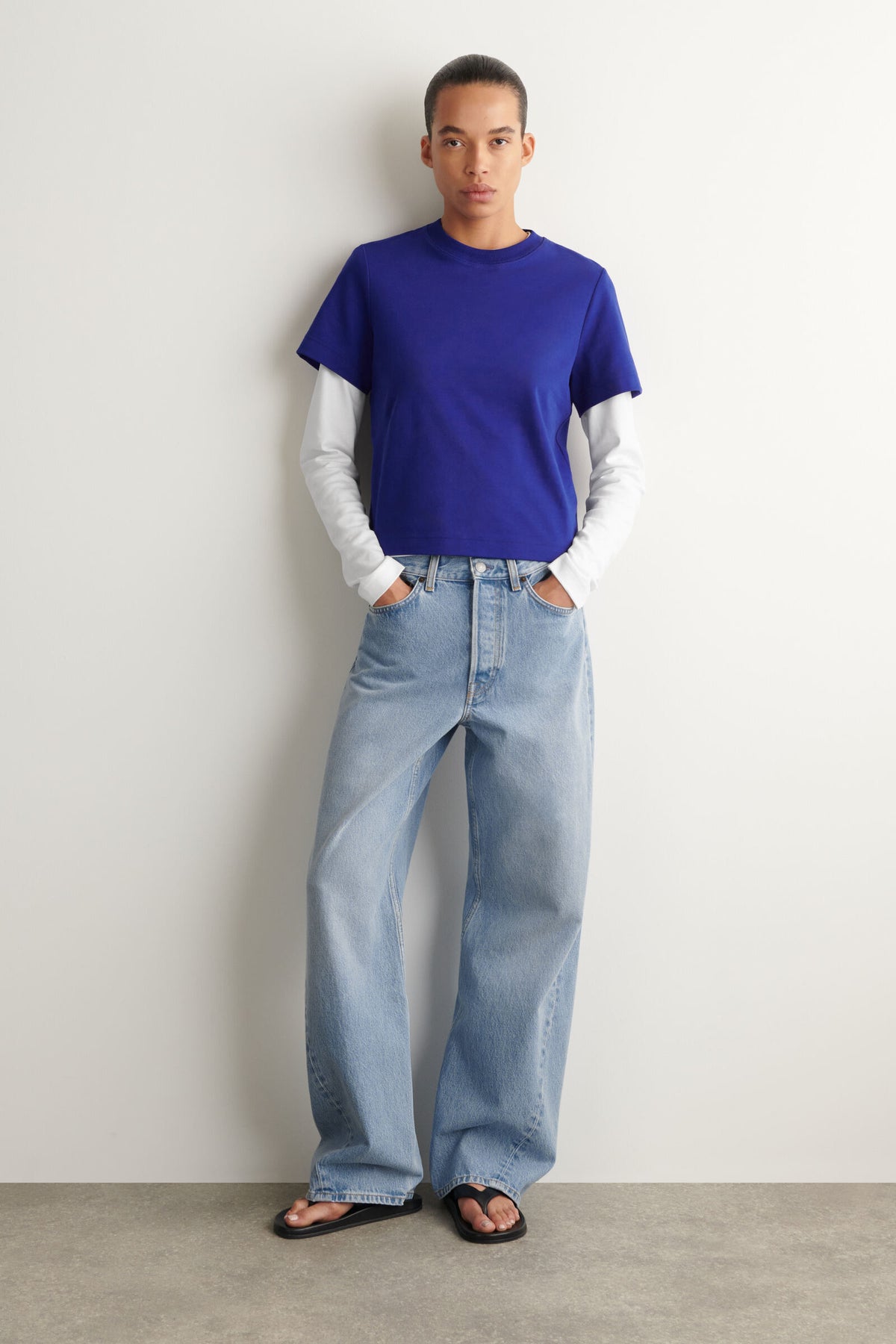 CAMISETA DE CORTE LIMPIO - AZUL COBALTO