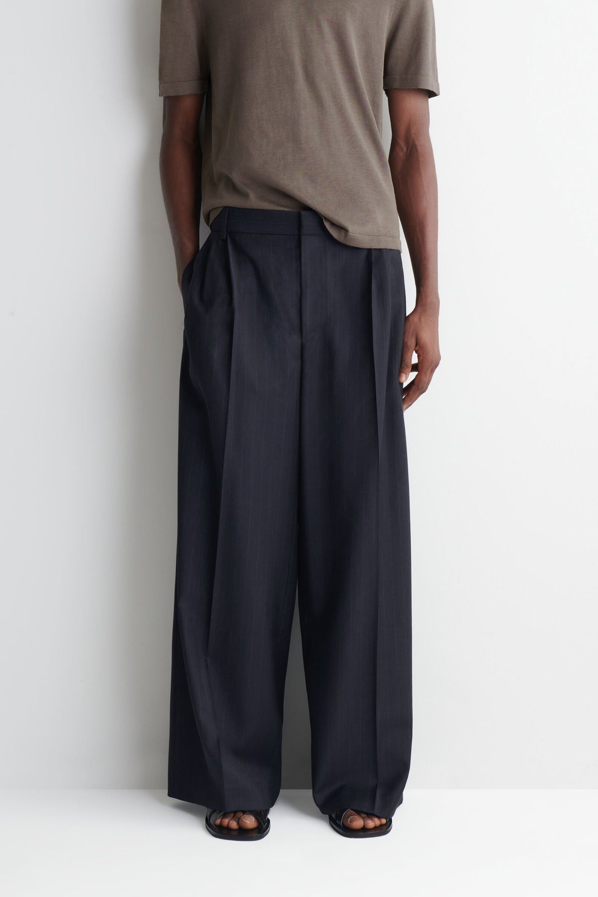 PANTALONES ANCHOS DE PLIEGUES - AZUL MARINO / RAYAS