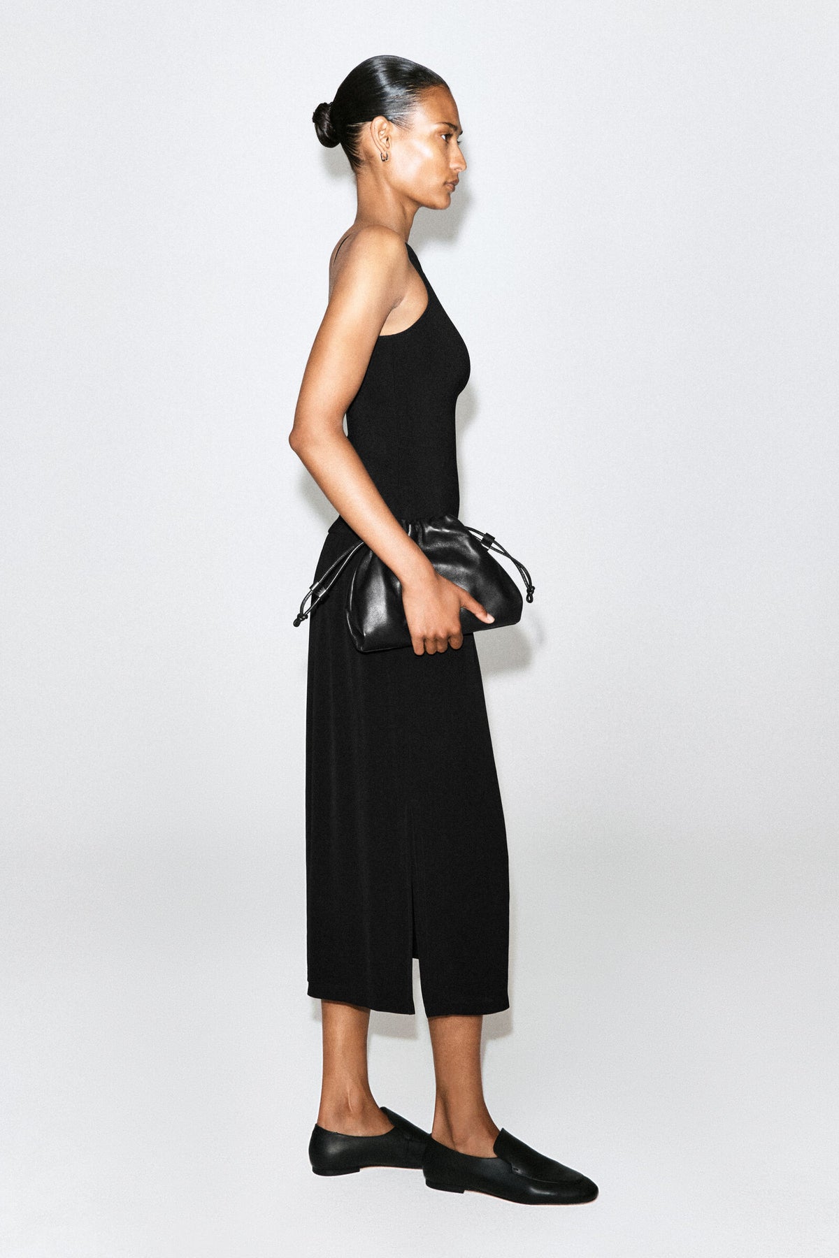 VESTIDO MAXI CON PANELES DE CONTRASTE - NEGRO