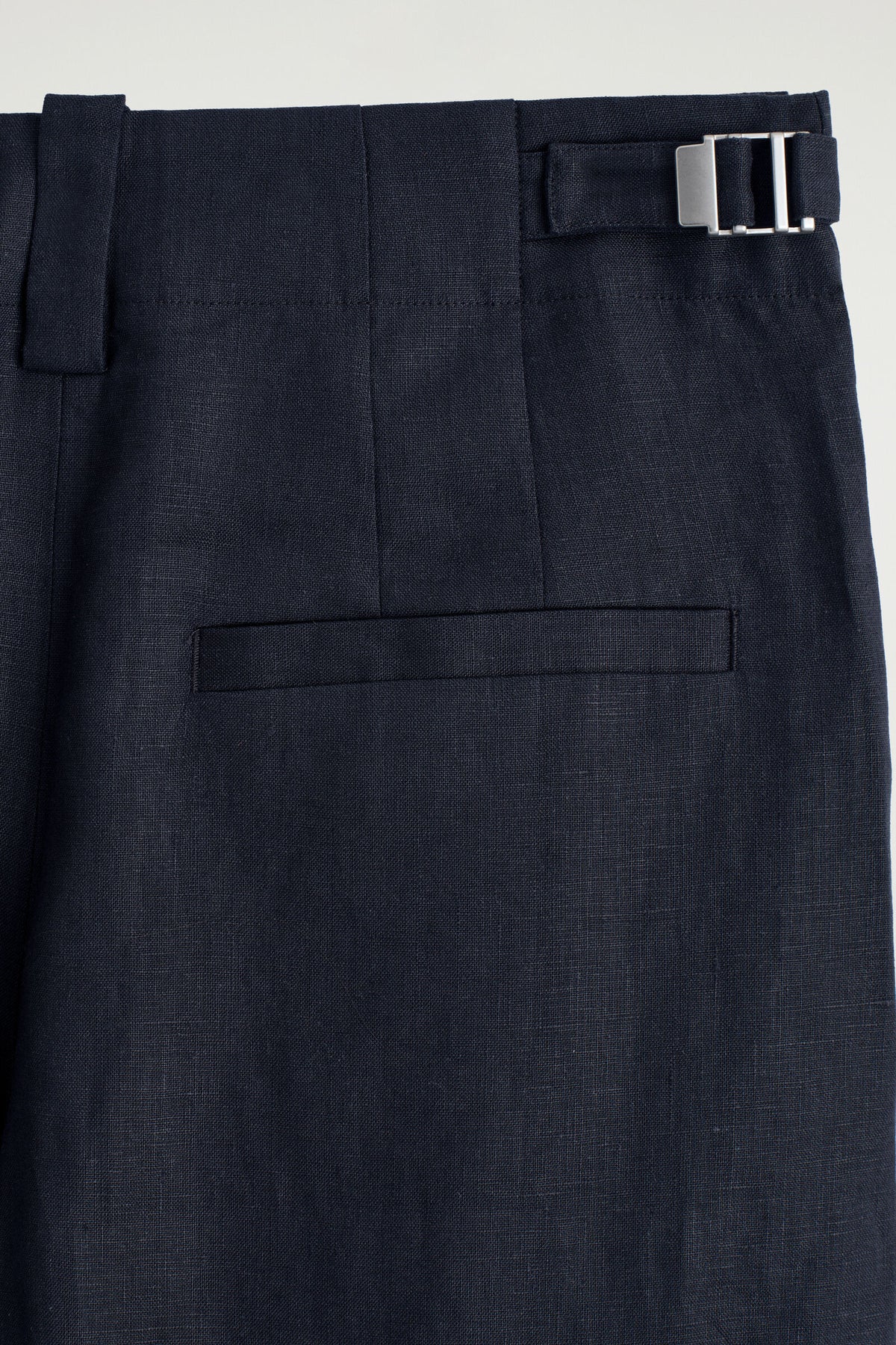 PANTALONES DE LINO CONDETALLE DE HEBILLA - AZUL MARINO | DescriptiveDetail