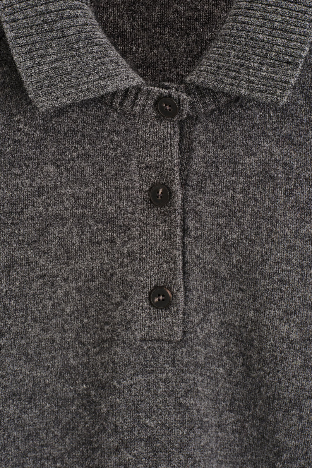 CAMISA DE POLO DE LANA MERINO - GRIS MEZCLA | DescriptiveDetail