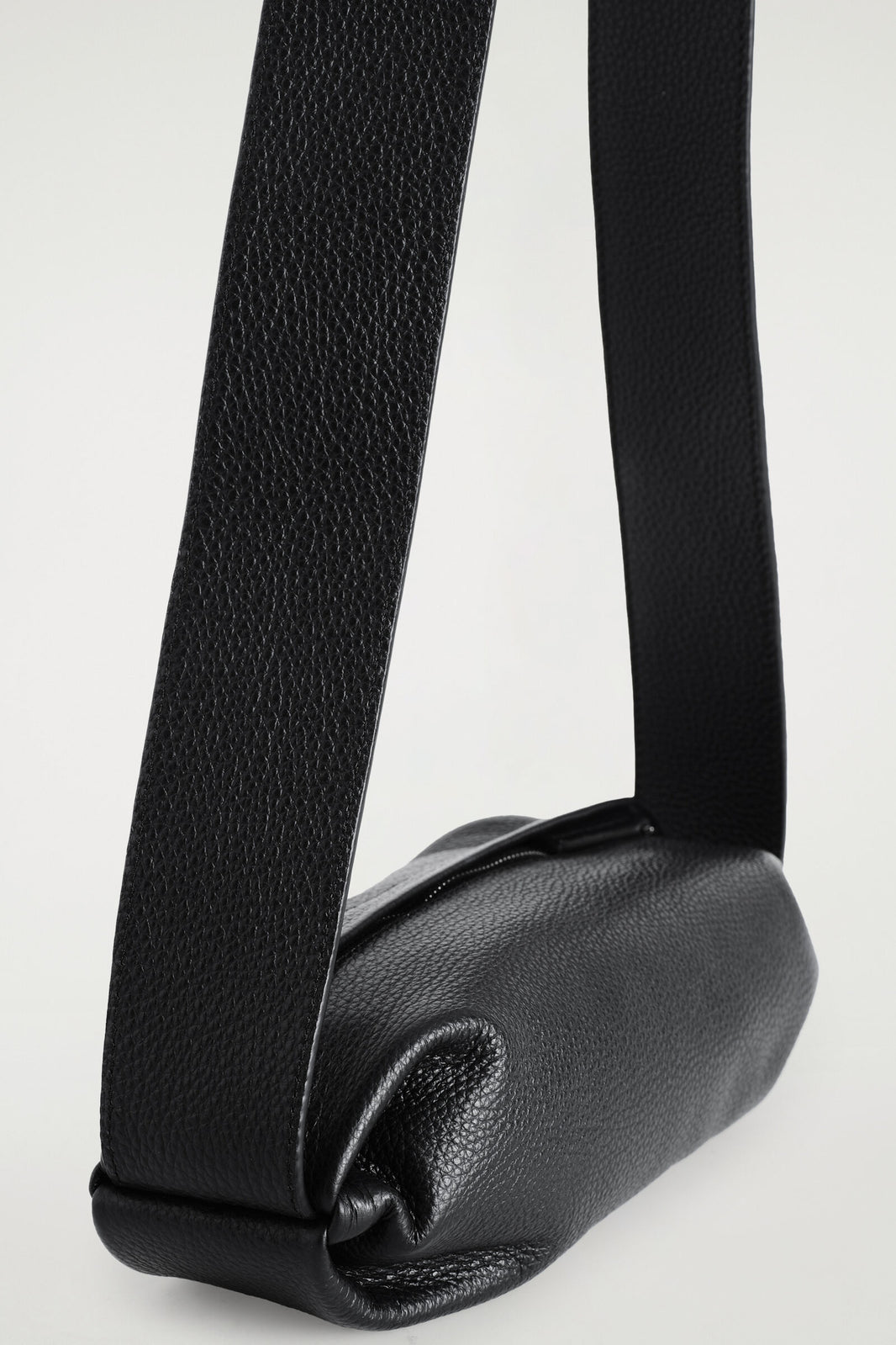 BOLSO CRUZADO DE MÓDULO - CUERO - NEGRO | DescriptiveDetail