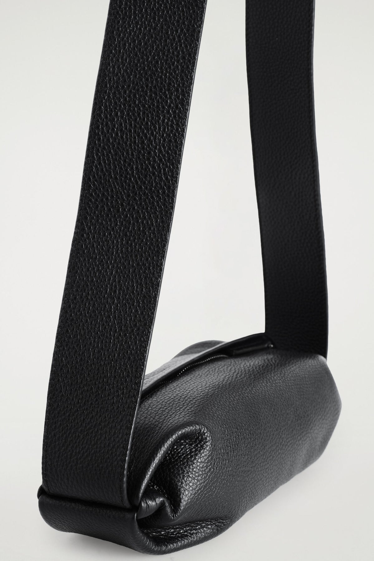 BOLSO CRUZADO DE MÓDULO - CUERO - NEGRO | DescriptiveDetail
