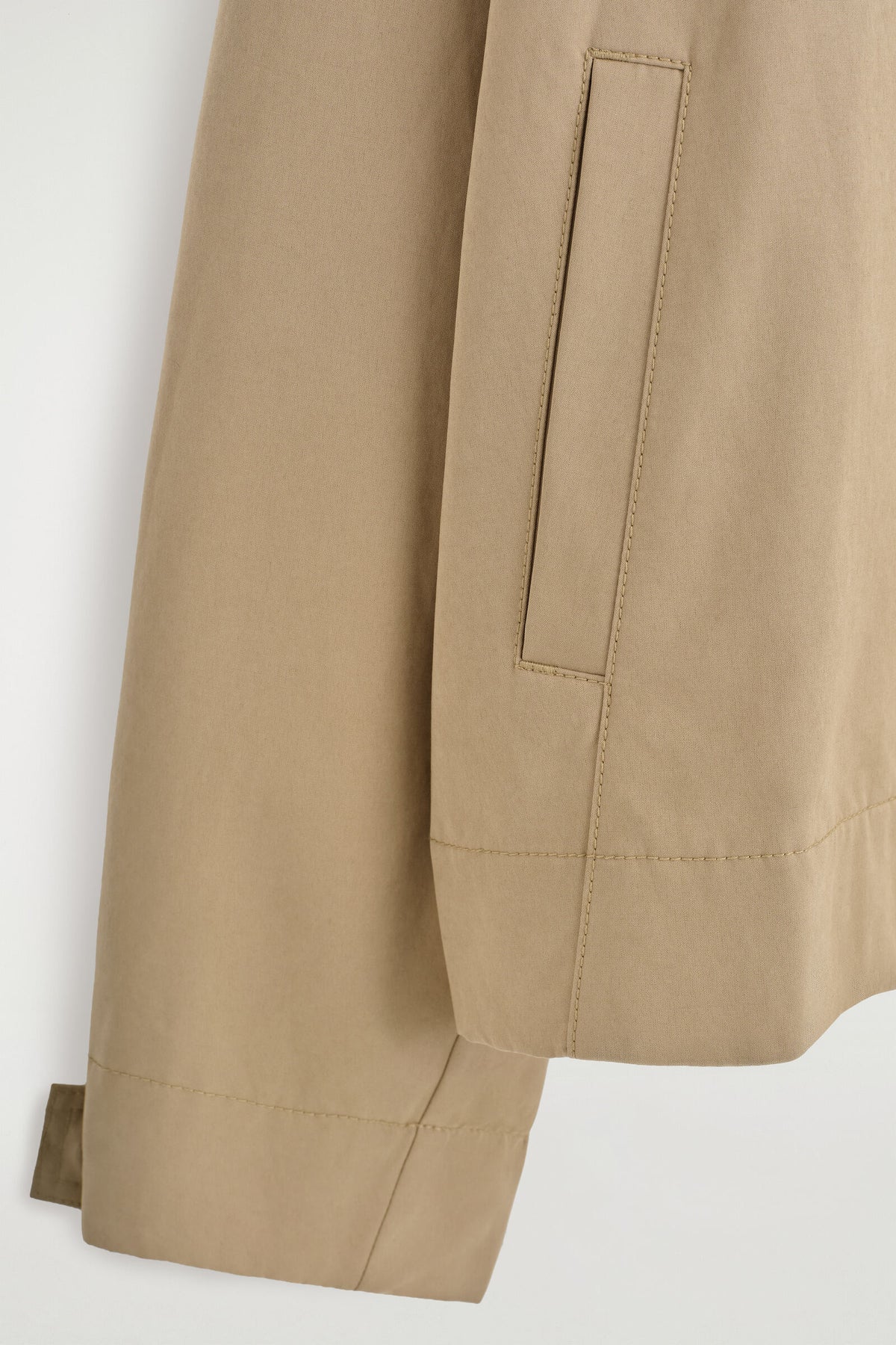 CHAQUETA TRENCH CORTA REDONDEADA - BEIGE | DescriptiveDetail