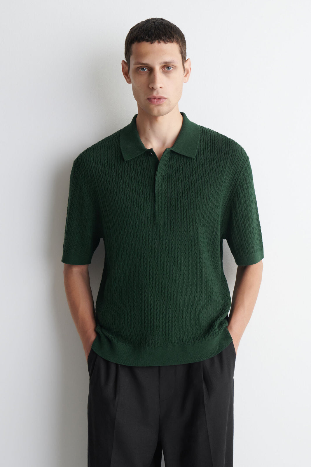POLO DE ALGODÓN Y LINO TEJIDO EN TRENZAS - VERDE OSCURO