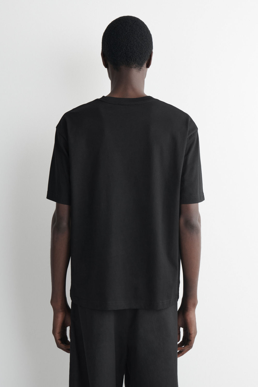 CAMISETA DE ALGODÓN RELAJADA Y LIGERA - NEGRO