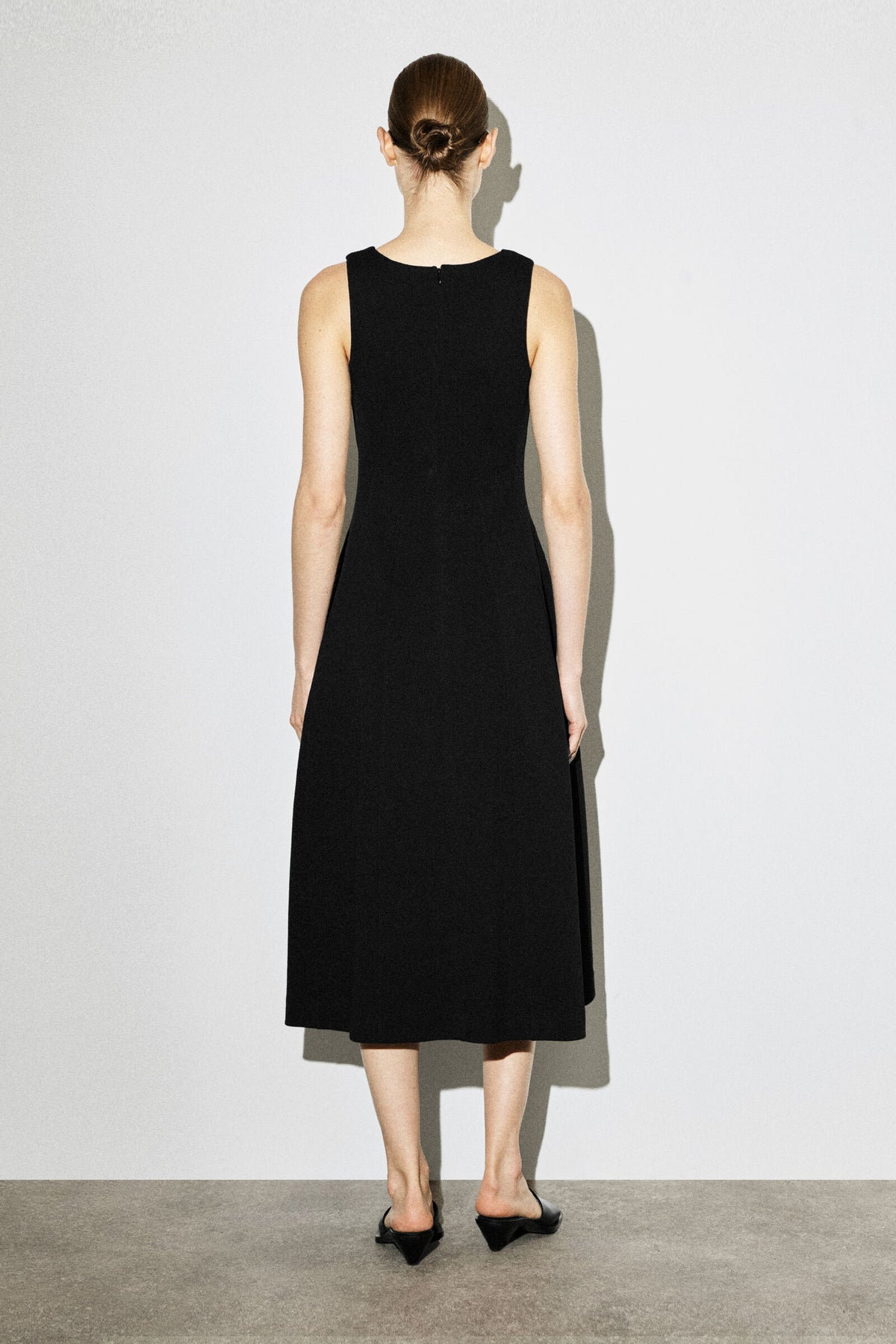 VESTIDO MIDI DE ALGODÓN ESCULPIDO - NEGRO - StillMedia/Lookbook