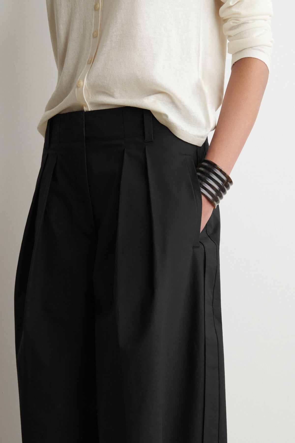 PANTALONES UTILITY CÓNICOS DE ALGODÓN PLISADOS - NEGRO