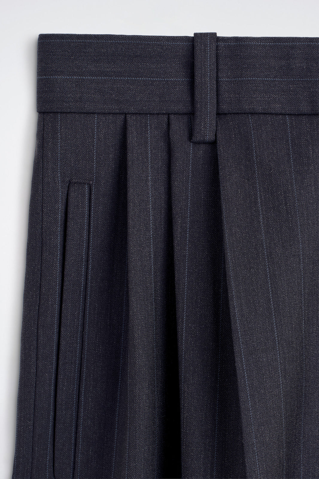 PANTALONES ANCHOS DE PLIEGUES - AZUL MARINO / RAYAS | DescriptiveDetail