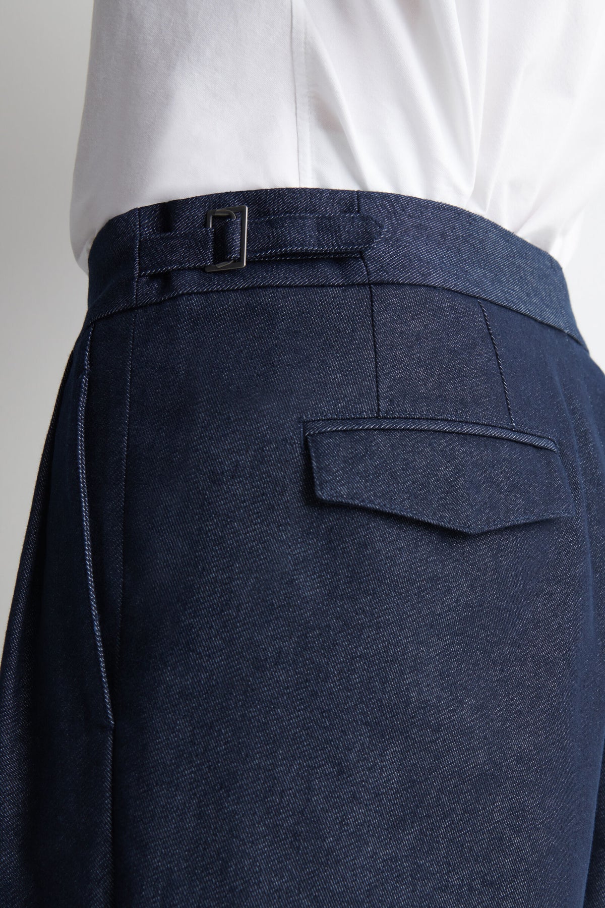 PANTALONES TAPERED DE AJUSTE RELAJADO CON EFECTO DENIM - ÍNDIGO