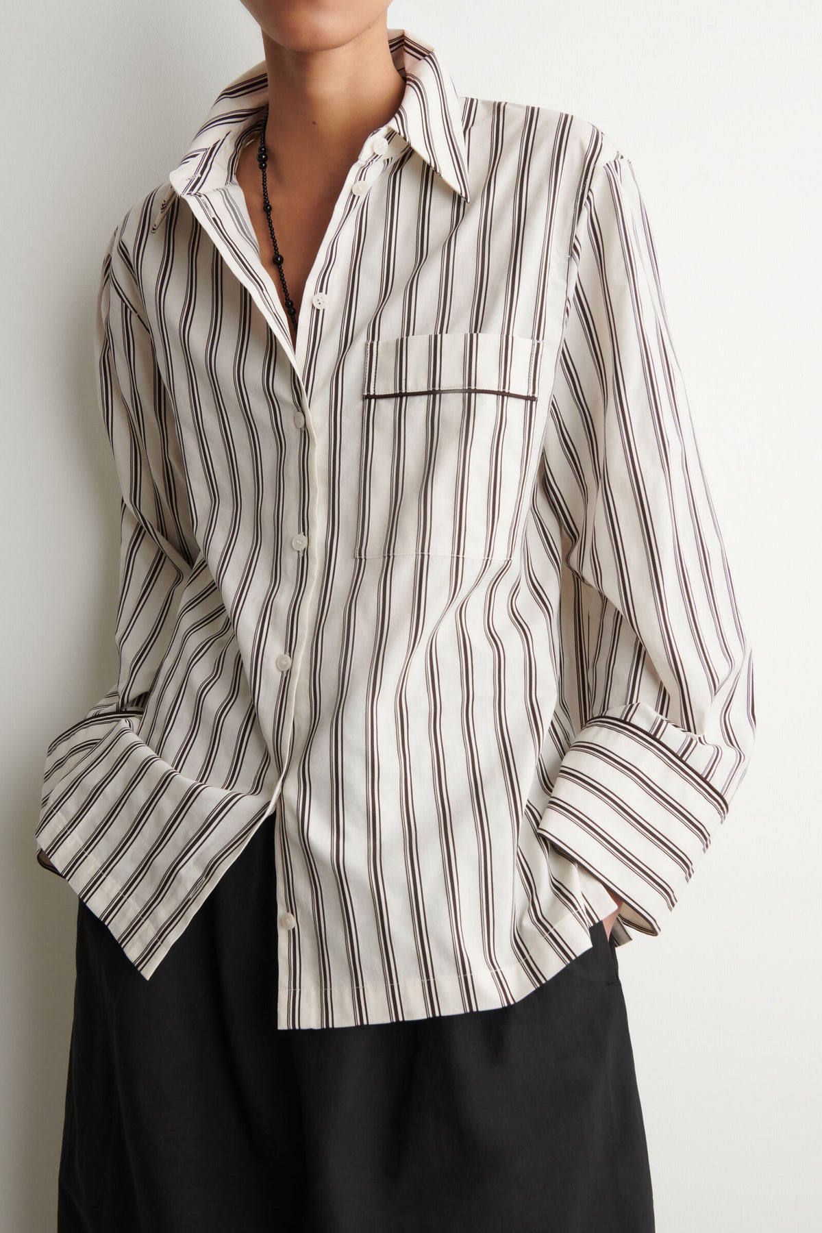 CAMISA DE ALGODÓN A RAYAS CON CONTRASTE - BLANCO / MARRÓN / RAYADO