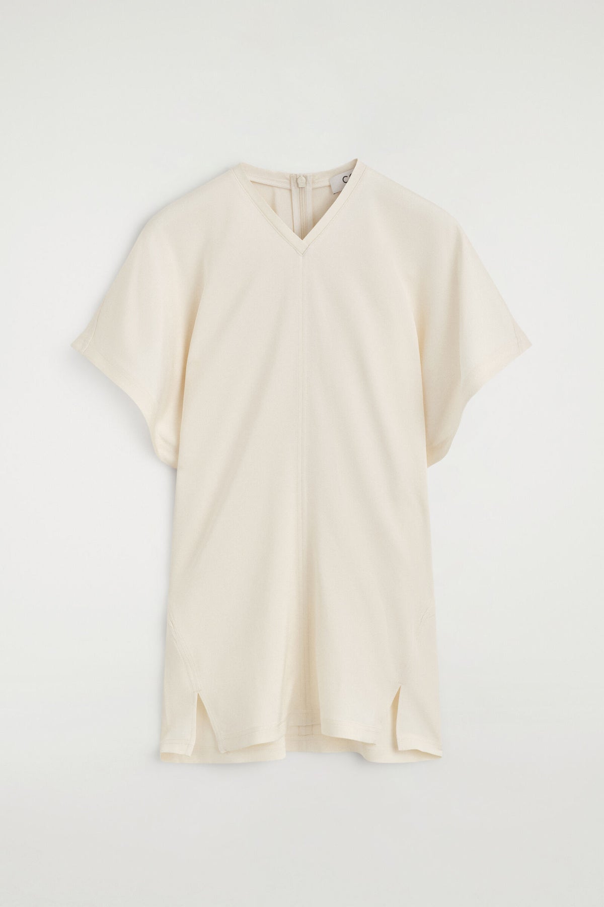 BLUSA DE CREPÉ DRAPEADO CON CUELLO EN V - CREMA | DescriptiveStillLife