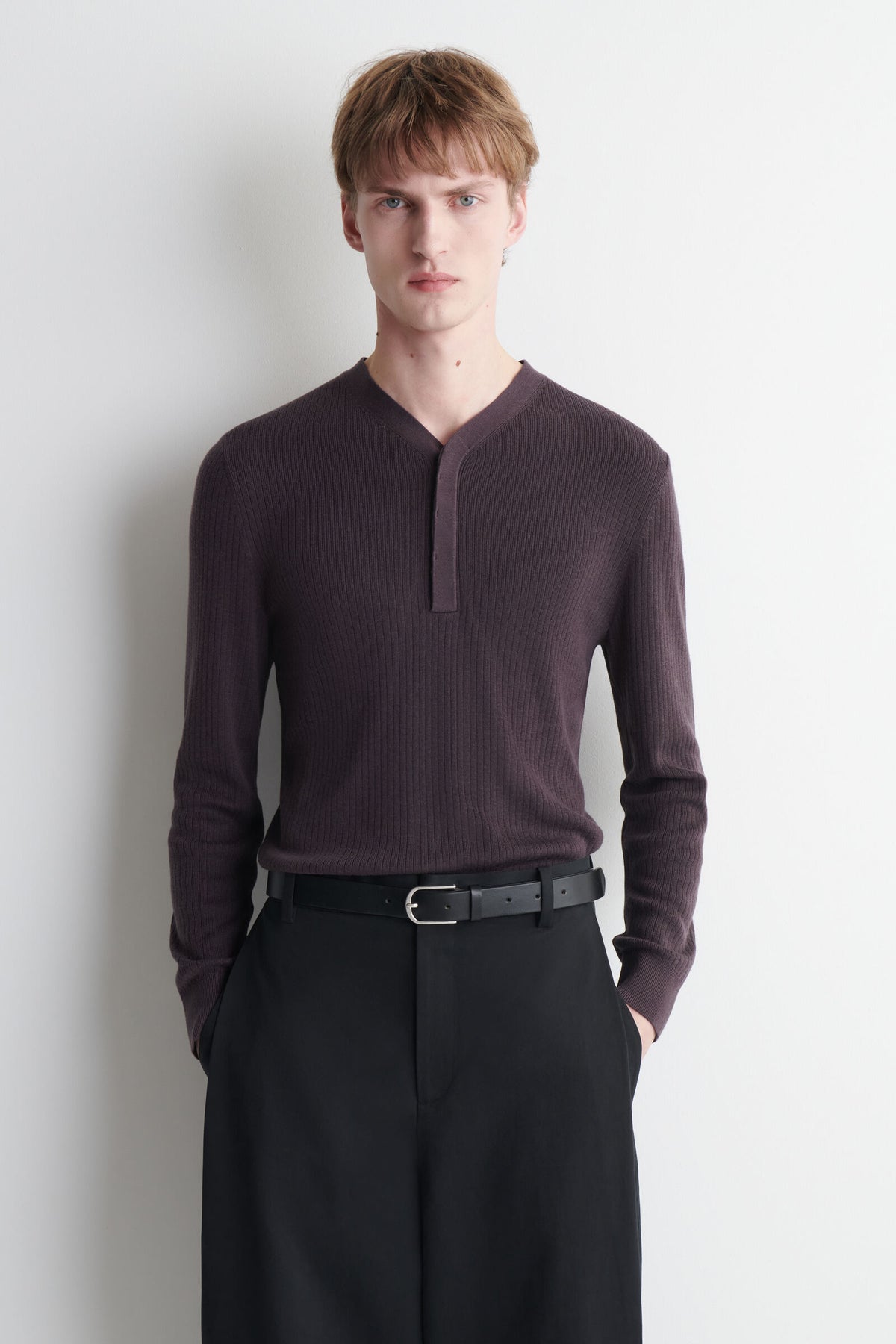 TOP HENLEY DE PUNTO ACANALADO - CAOBA