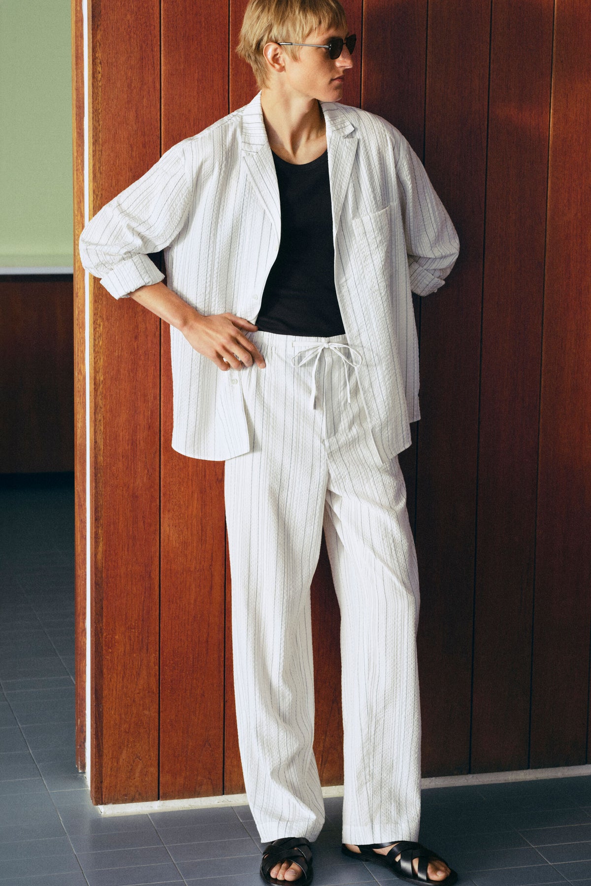 CAMISA CON CUELLO CAMP Y RAYAS - BLANCO | Lookbook