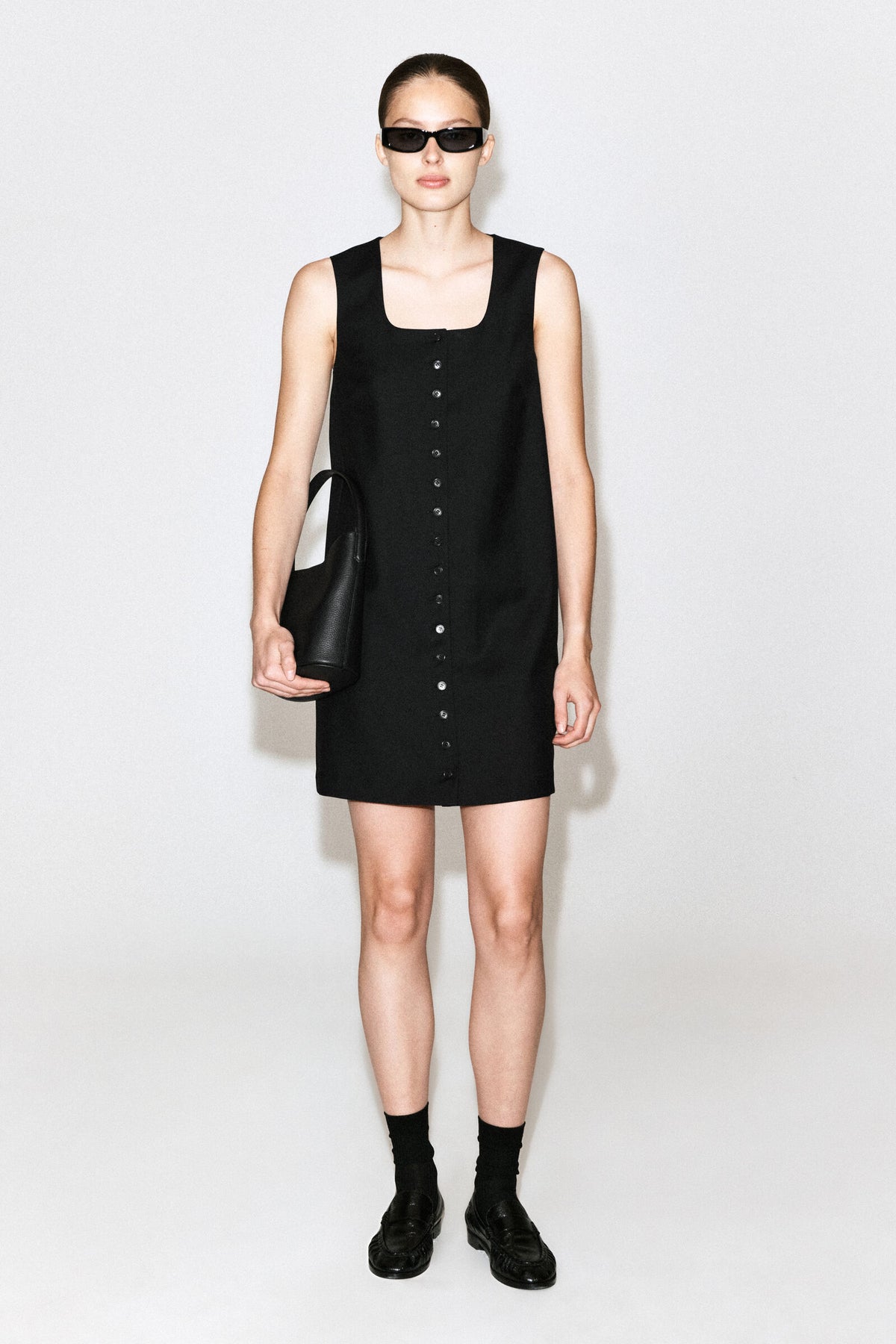 VESTIDO MINI DE LANA CON BOTONES - NEGRO