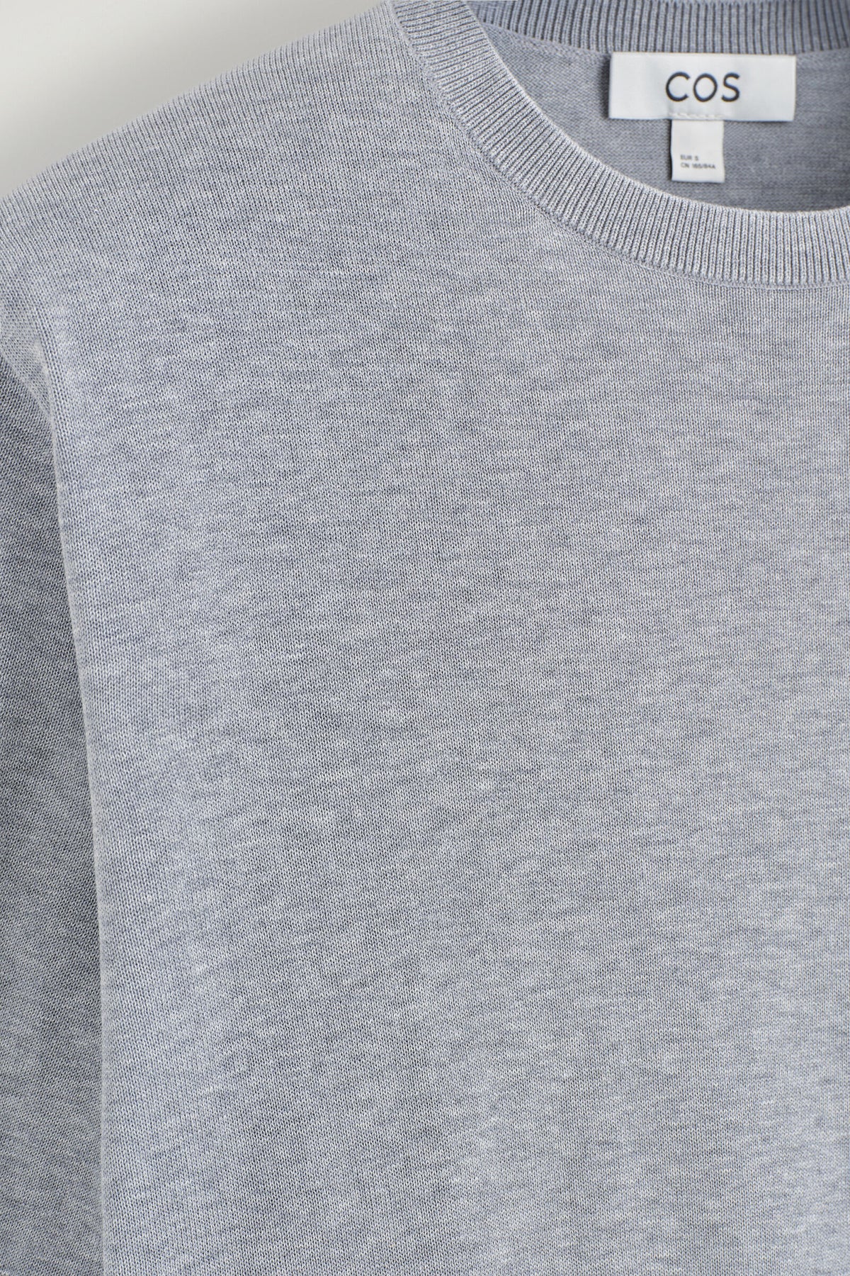 CAMISETA DE SEDA Y ALGODÓN CON HOMBROS ESCULTÓRICOS - GRIS MEZCLA | DescriptiveDetail