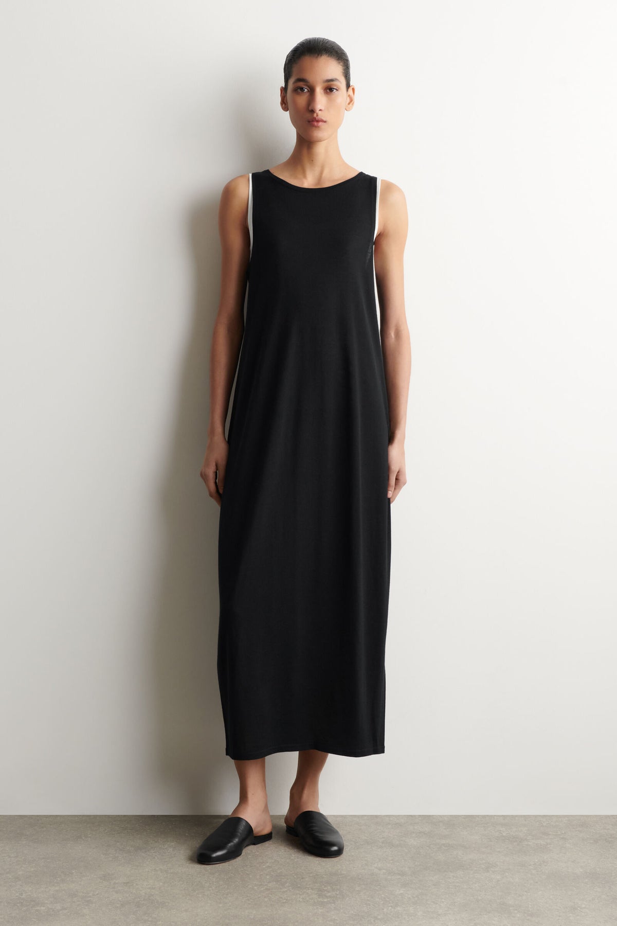 VESTIDO MAXI DE LANA MERINO REDONDEADO - NEGRO - StillMedia/Lookbook