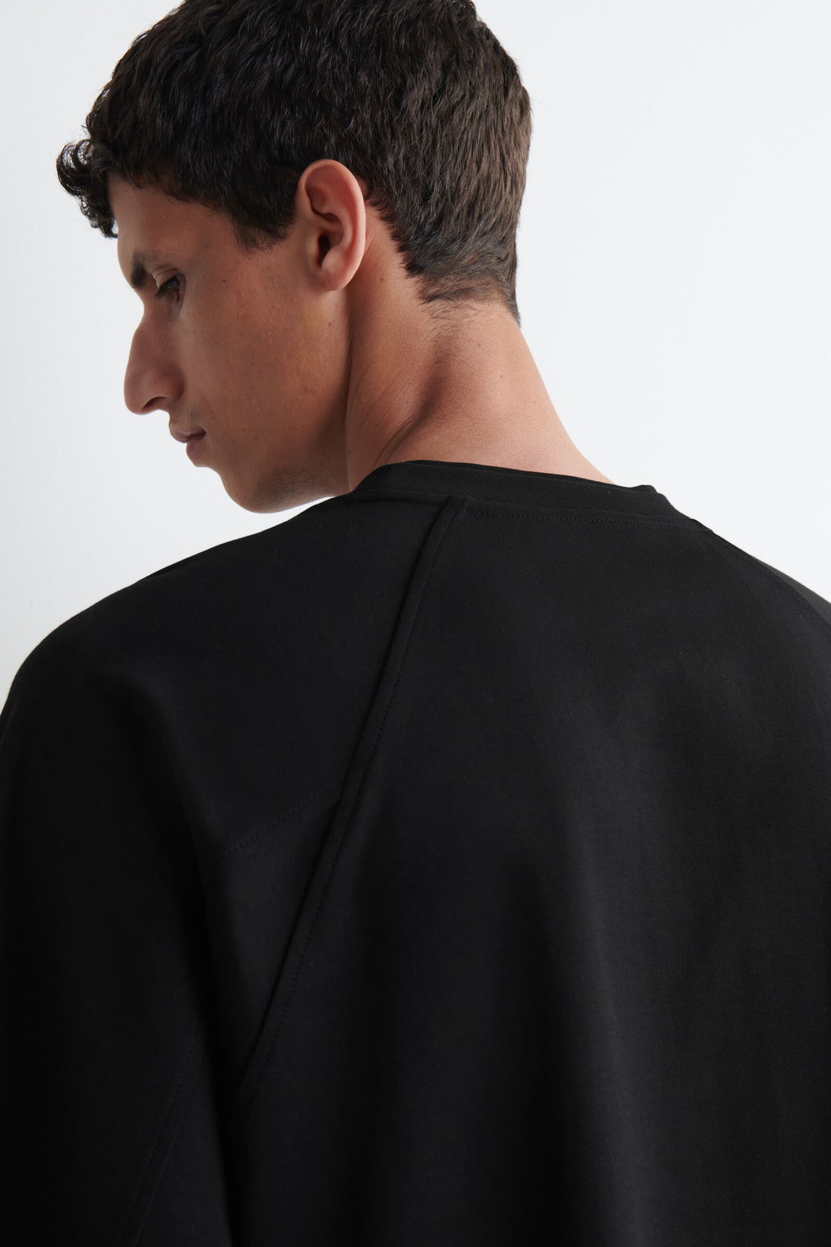 CAMISETA DE ALGODÓN INTERLOCK OVERSIZED - NEGRO