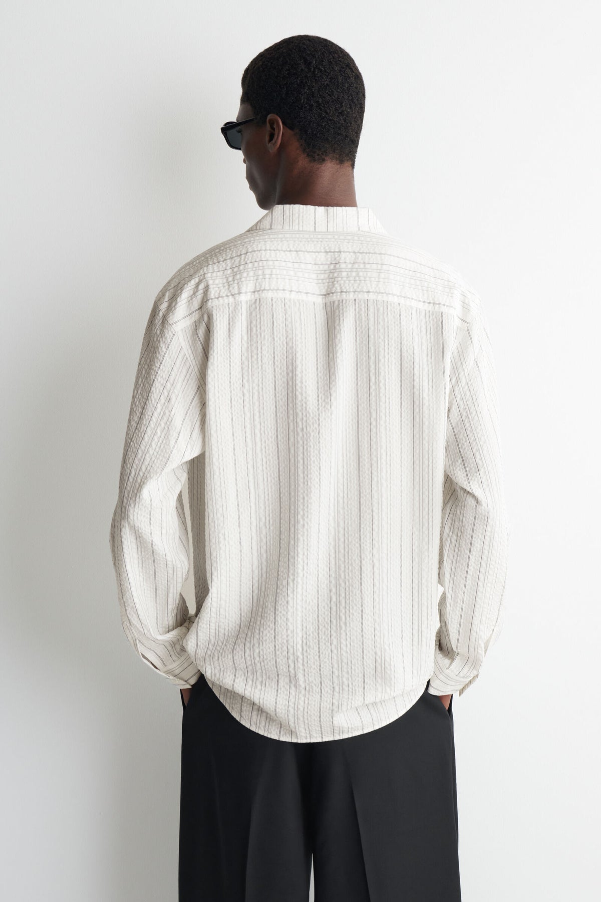 CAMISA CON CUELLO CAMP Y RAYAS - BLANCO