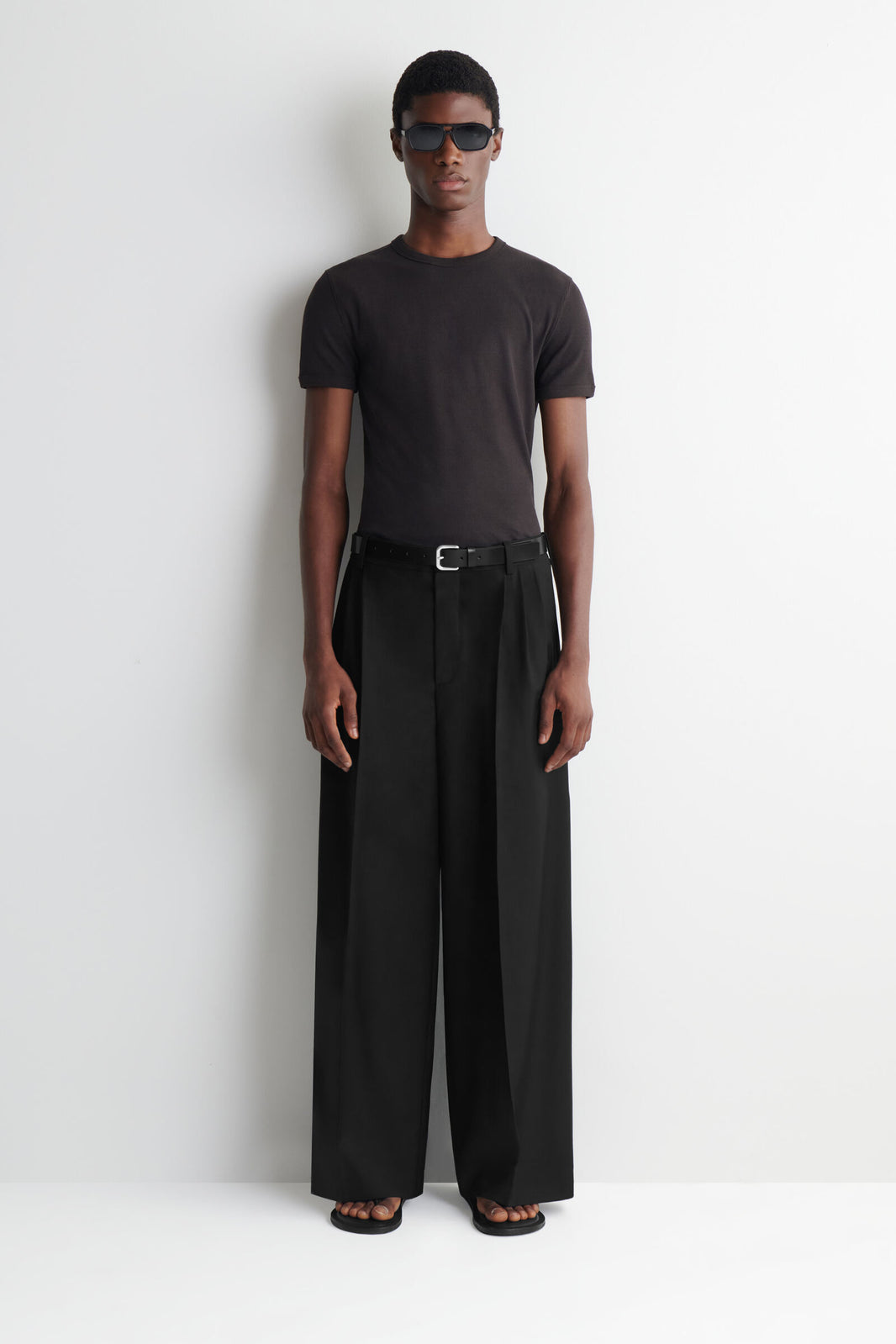 PANTALONES ANCHOS DE PLIEGUES - NEGRO
