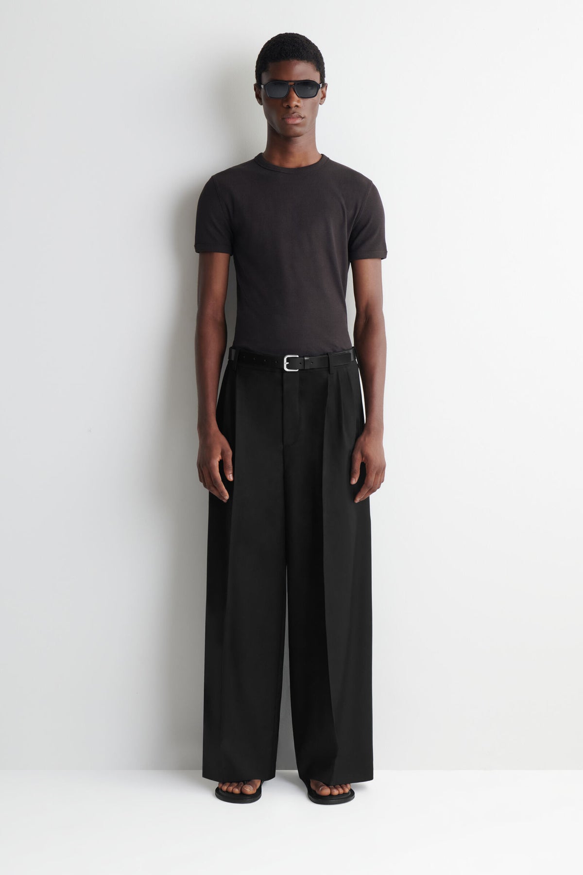 PANTALONES ANCHOS DE PLIEGUES - NEGRO