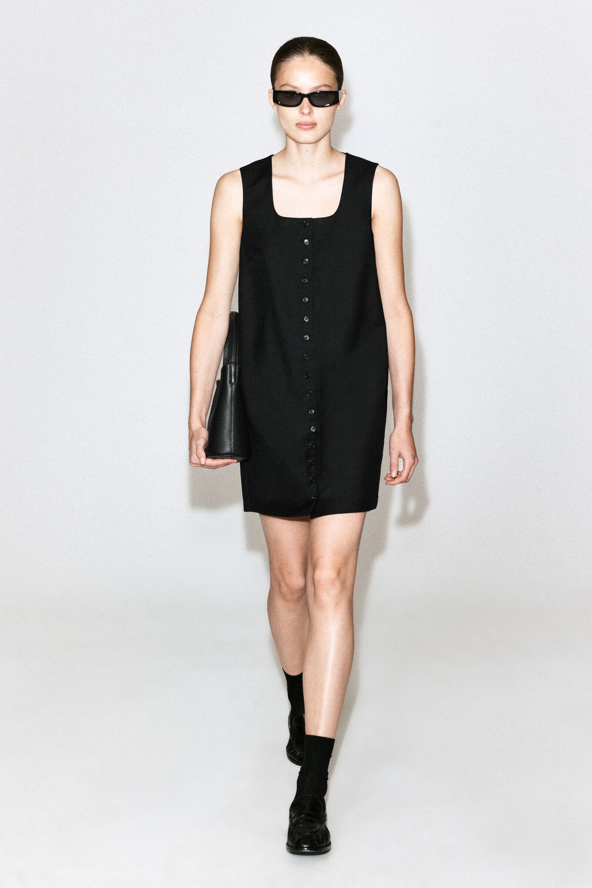 VESTIDO MINI DE LANA CON BOTONES - NEGRO