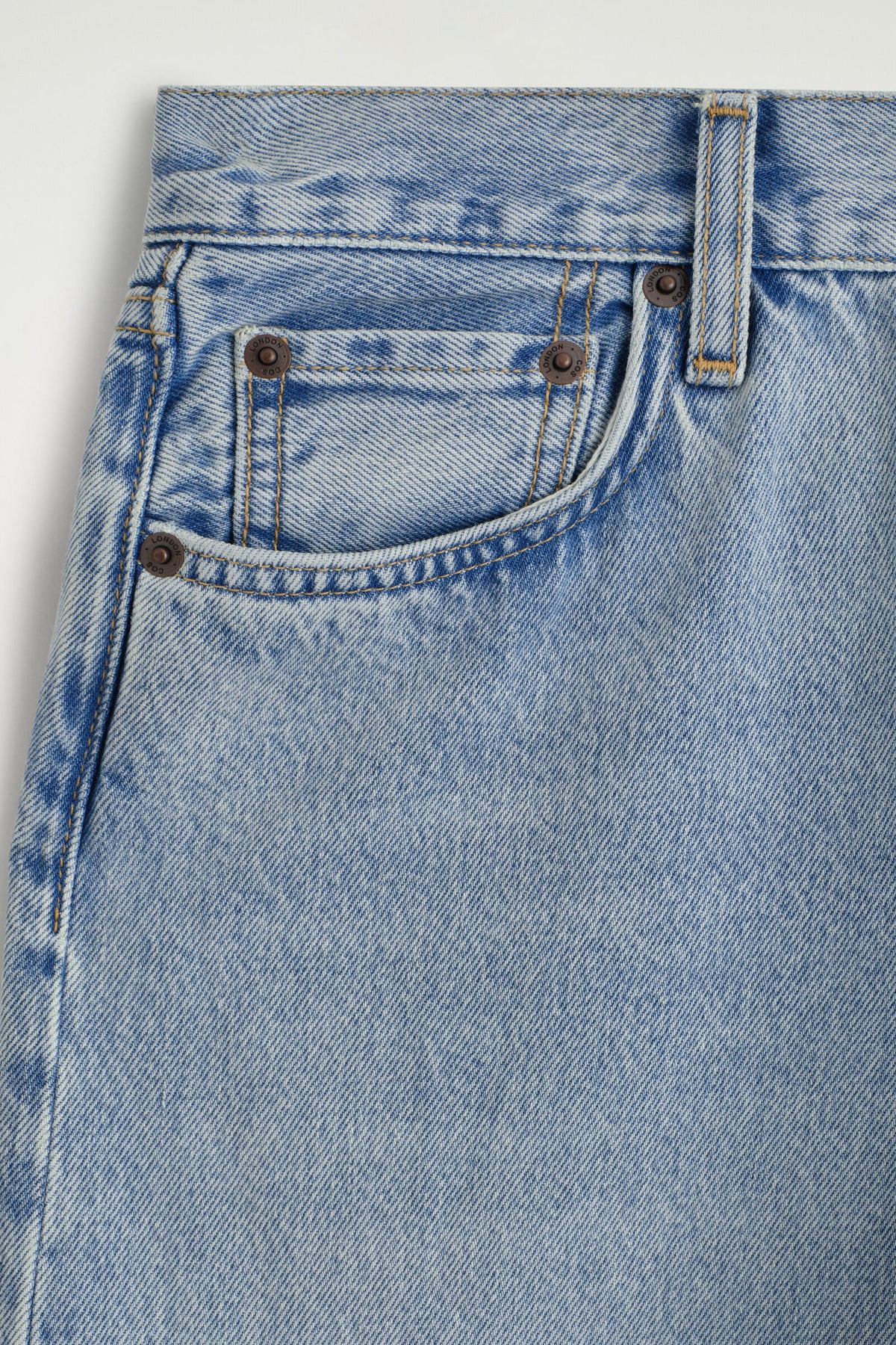 JEANS DE PIERNA RECTA CHORD - AZUL CLARO | DescriptiveDetail