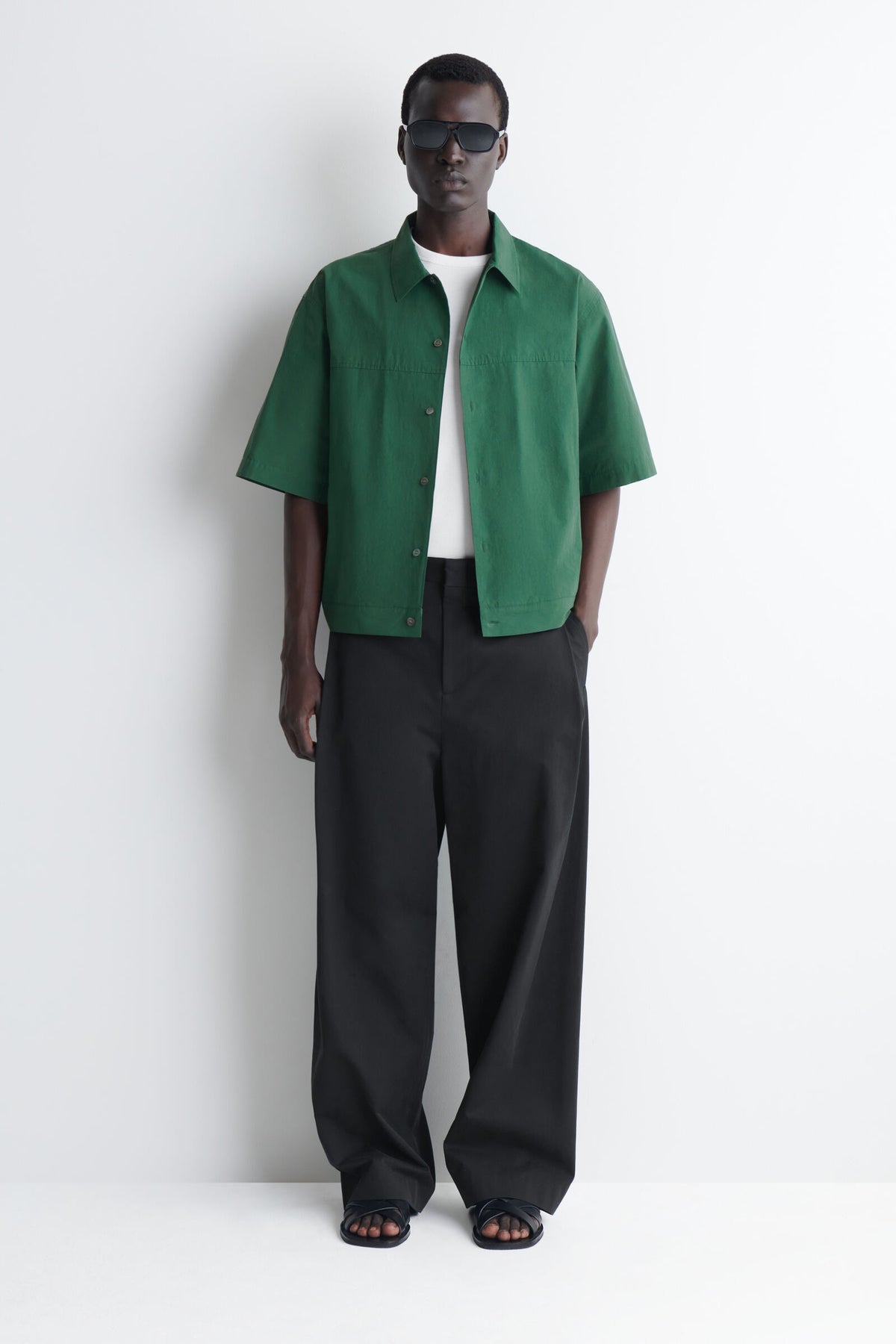 CAMISA UTILITY DE ALGODÓN-POPLIN DE CORTE CUADRADO - VERDE