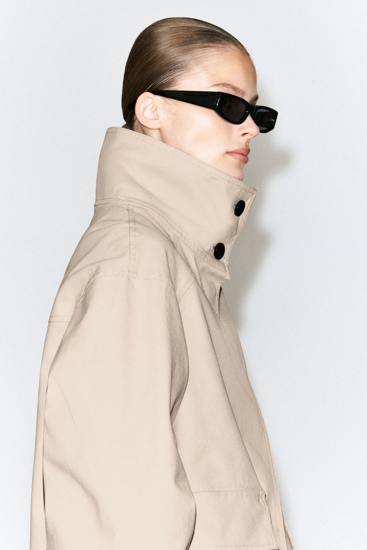CHAQUETA DE CUELLO DE EMBUDO DE ALGODÓN-TWILL - BEIGE CLARO
