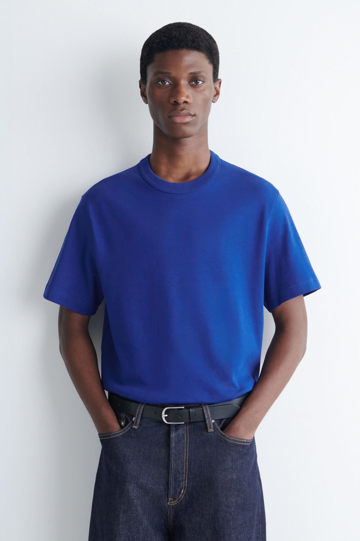CAMISETA DE ALGODÓN ENTRELAZADO CON CUELLO REDONDO - AZUL BRILLANTE