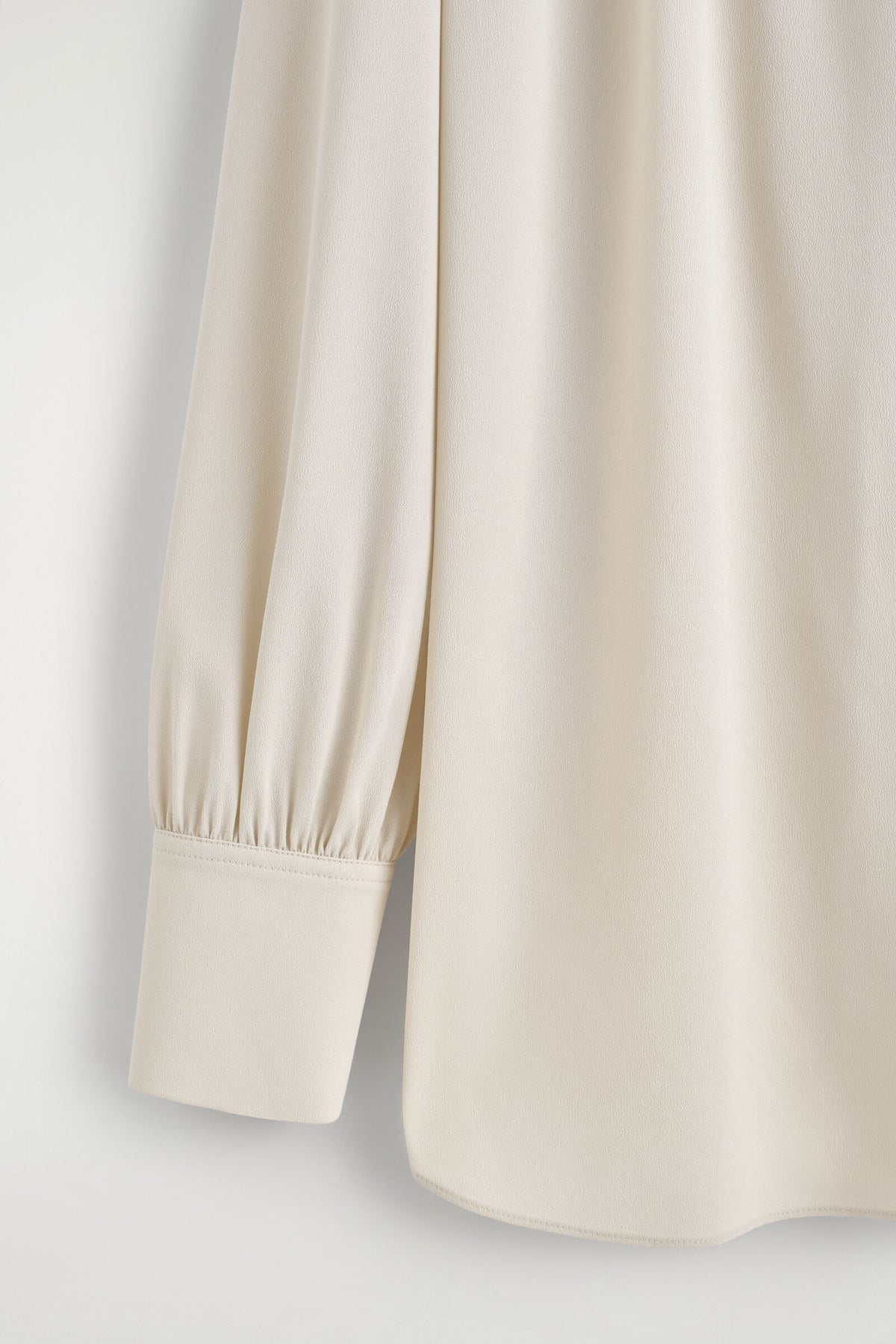 BLUSA DE ESCOTE V RECOGIDA - BEIGE CLARO - StillMedia/DescriptiveDetail